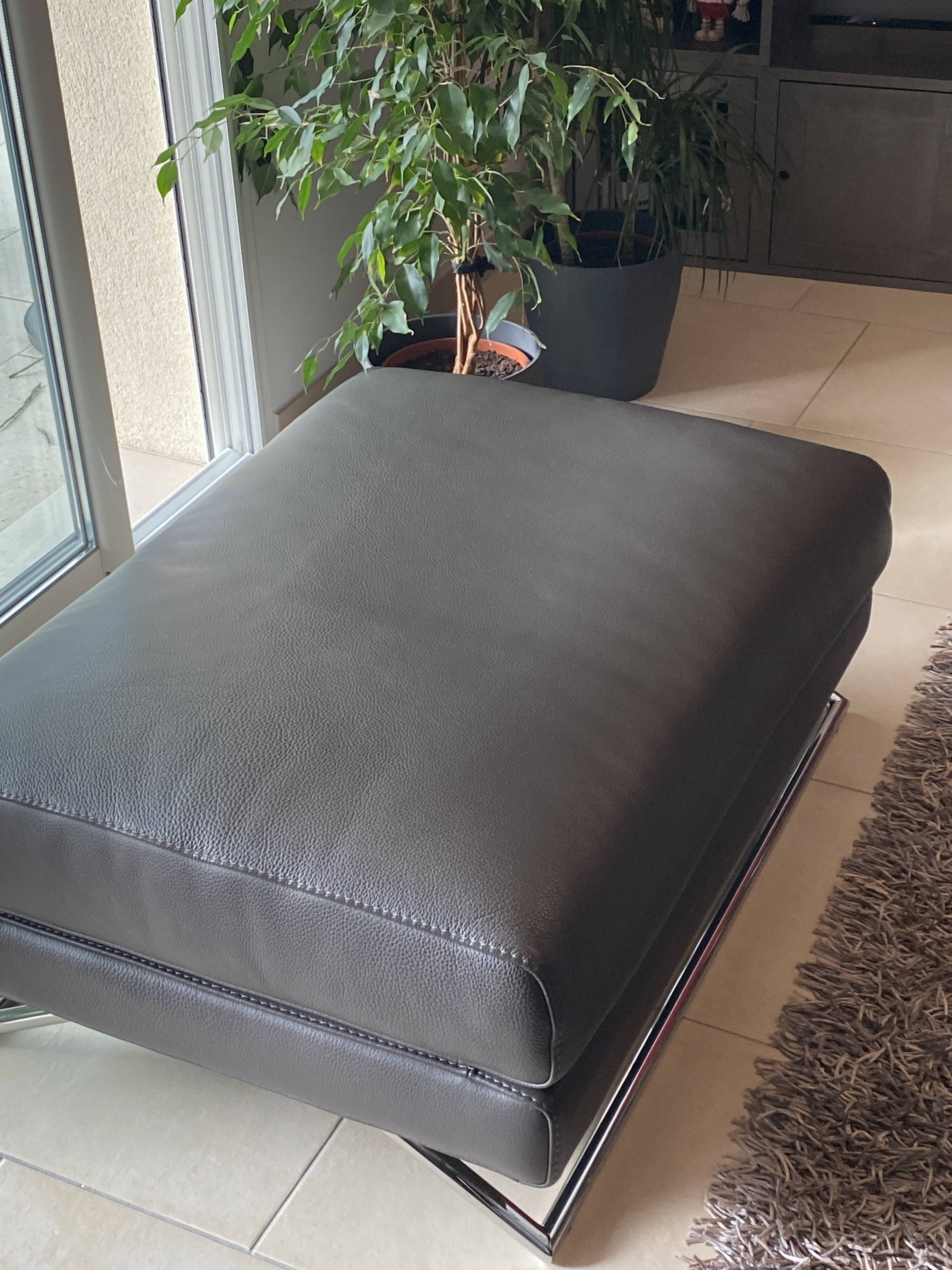 Canapé 3 places & pouf en cuir Roche Bobois