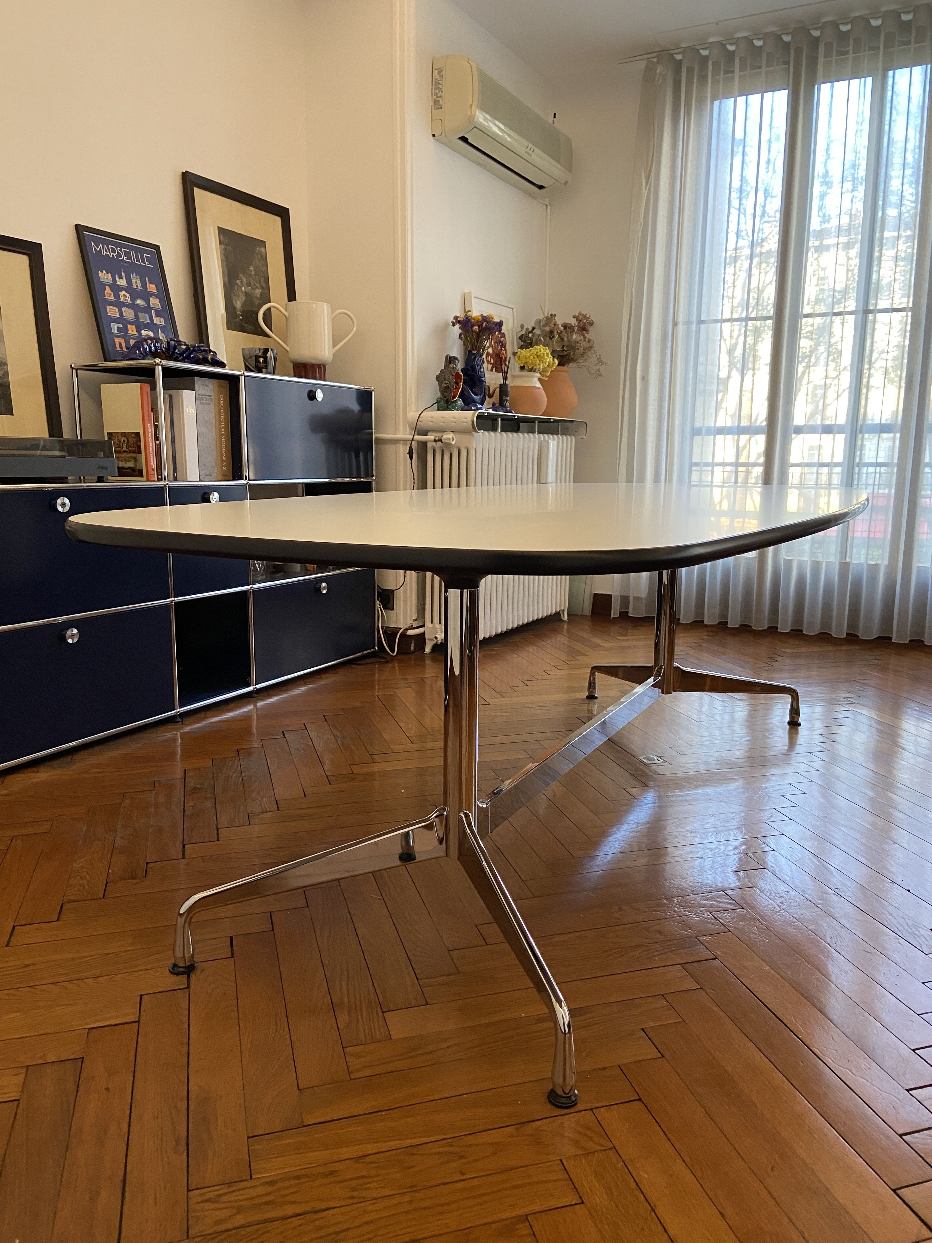 Segmented Eames Vitra