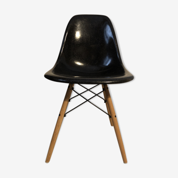 Ray Eames DSW chair for Herman Miller