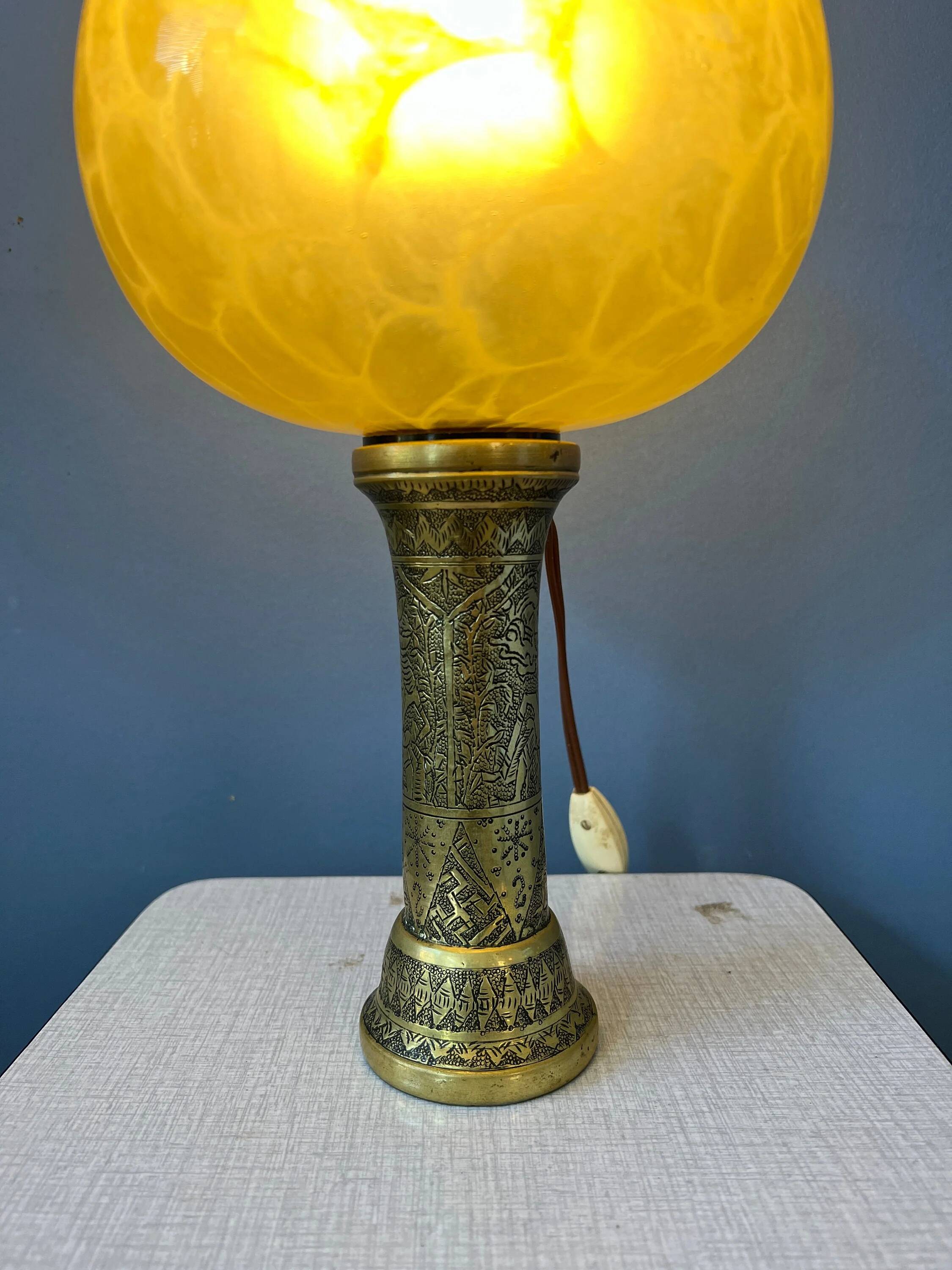 Lampe ancienne Art déco en verre avec base en bronze