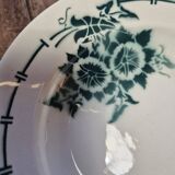 5 deep plates with green edges