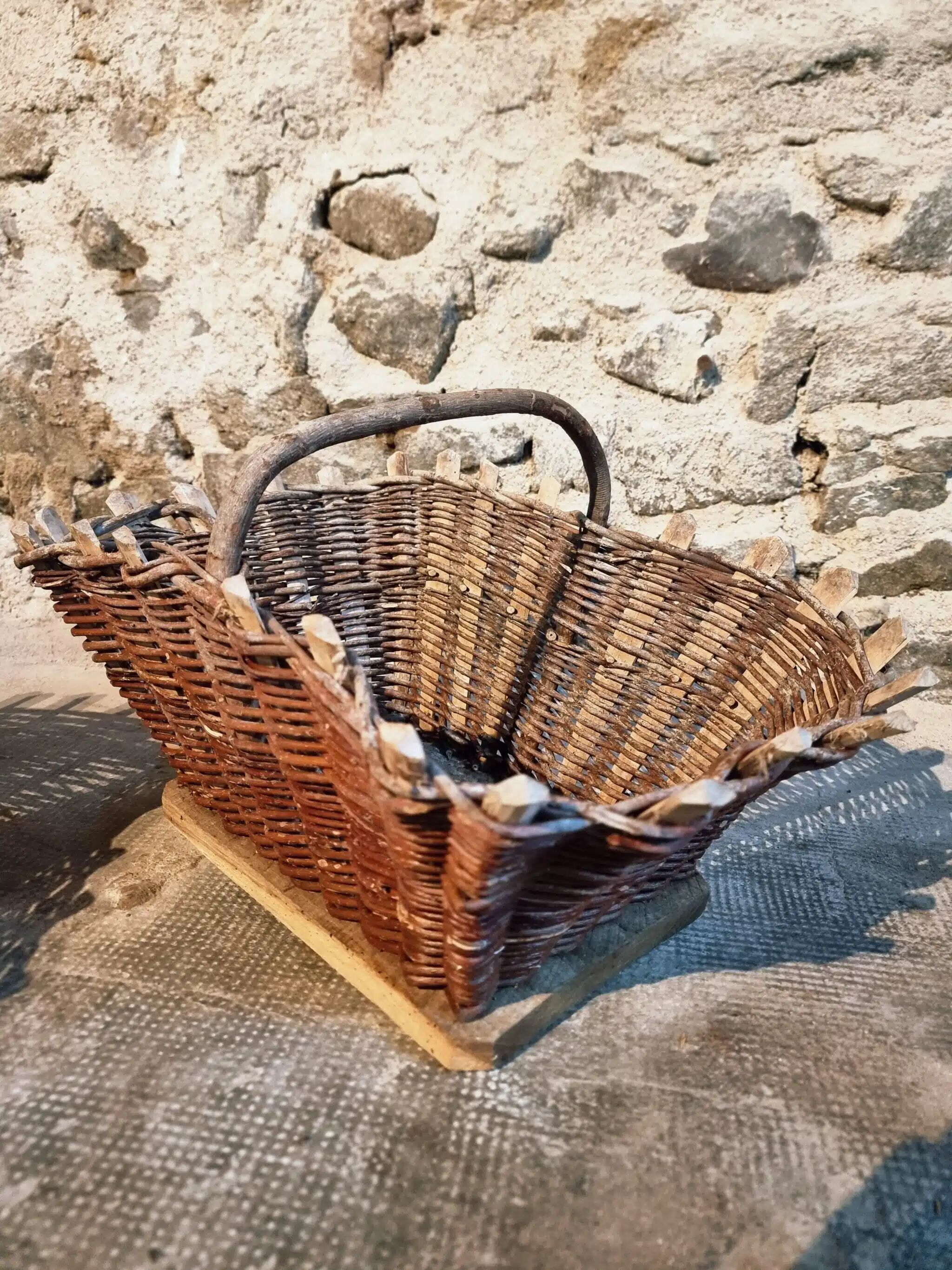 Pair of early 20th century French wicker grape harvest baskets – Rustic vineyard set