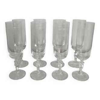 Lot de 8 verres en cristal ciselé / gravé