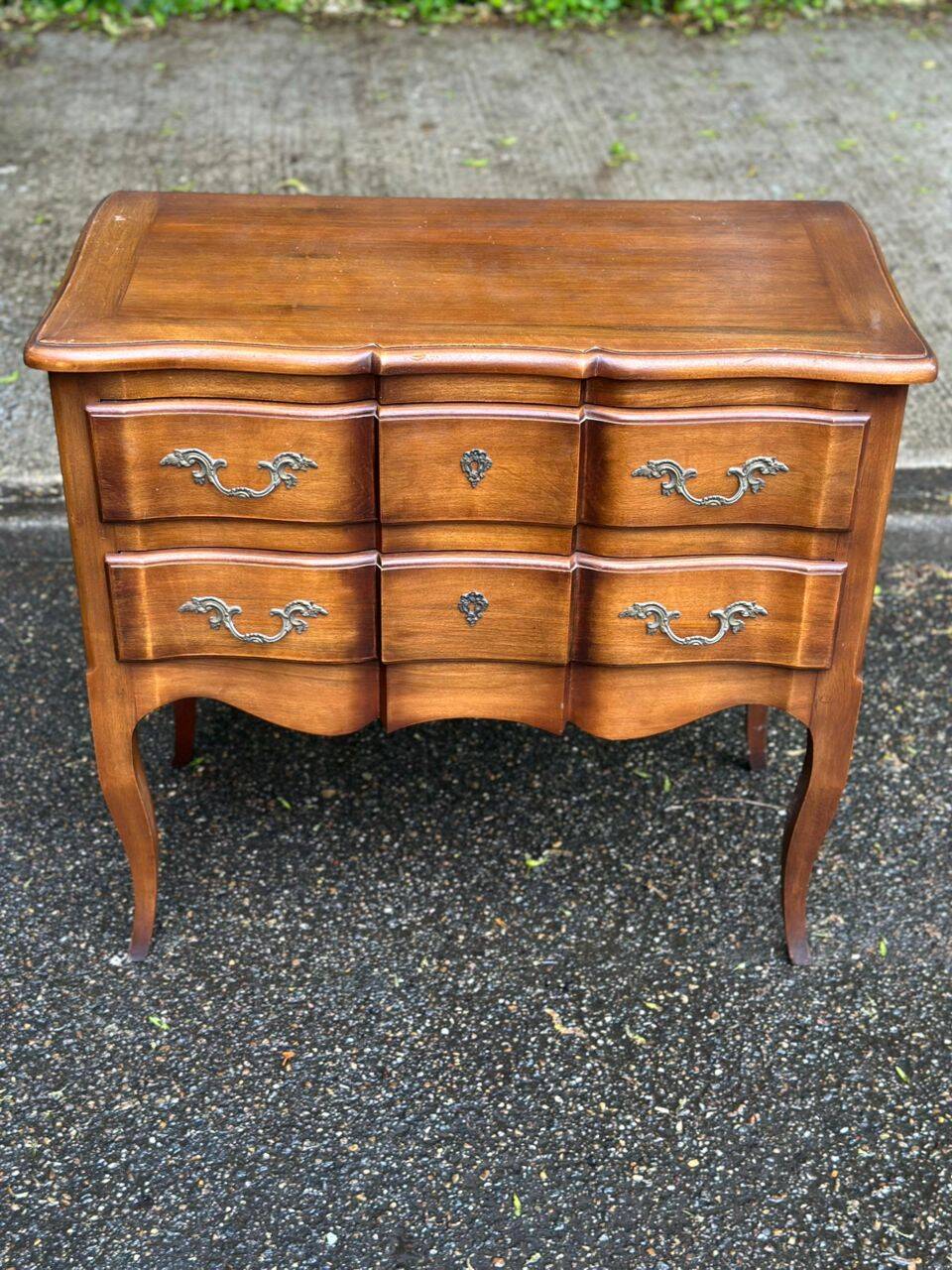 Louis XV console commode in solid wood, bow-shaped from the 19th century.