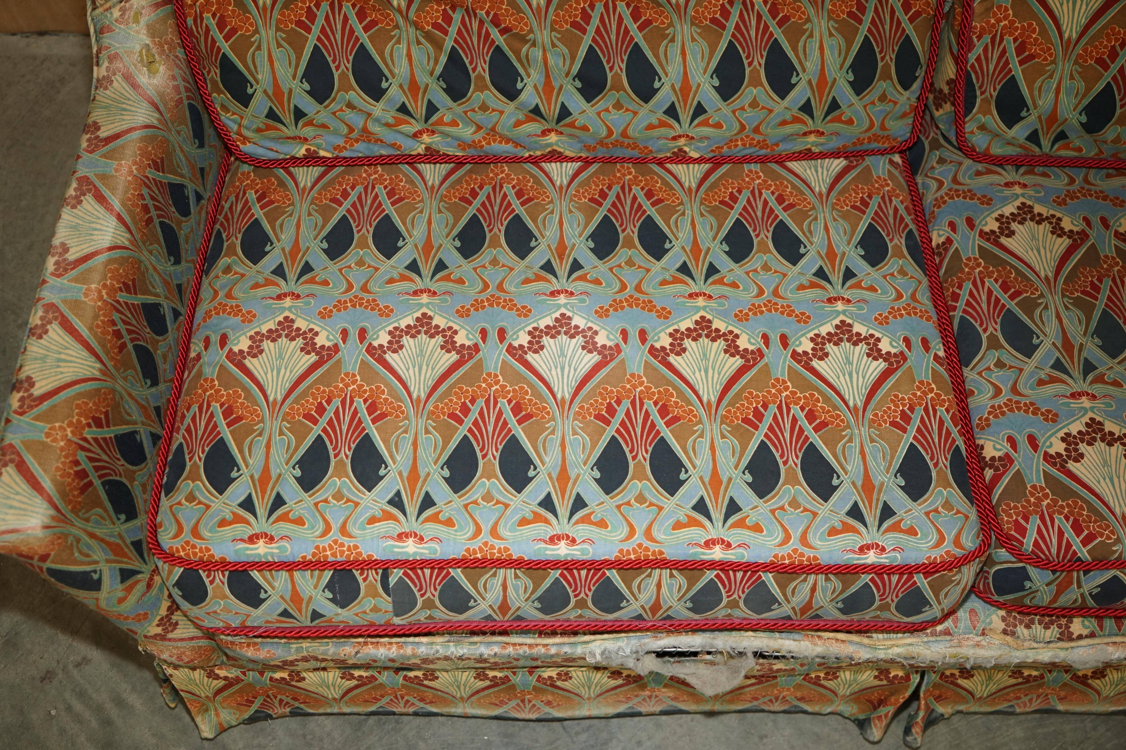 Vintage Liberty's of London Ianthe Canapé Worn Condition