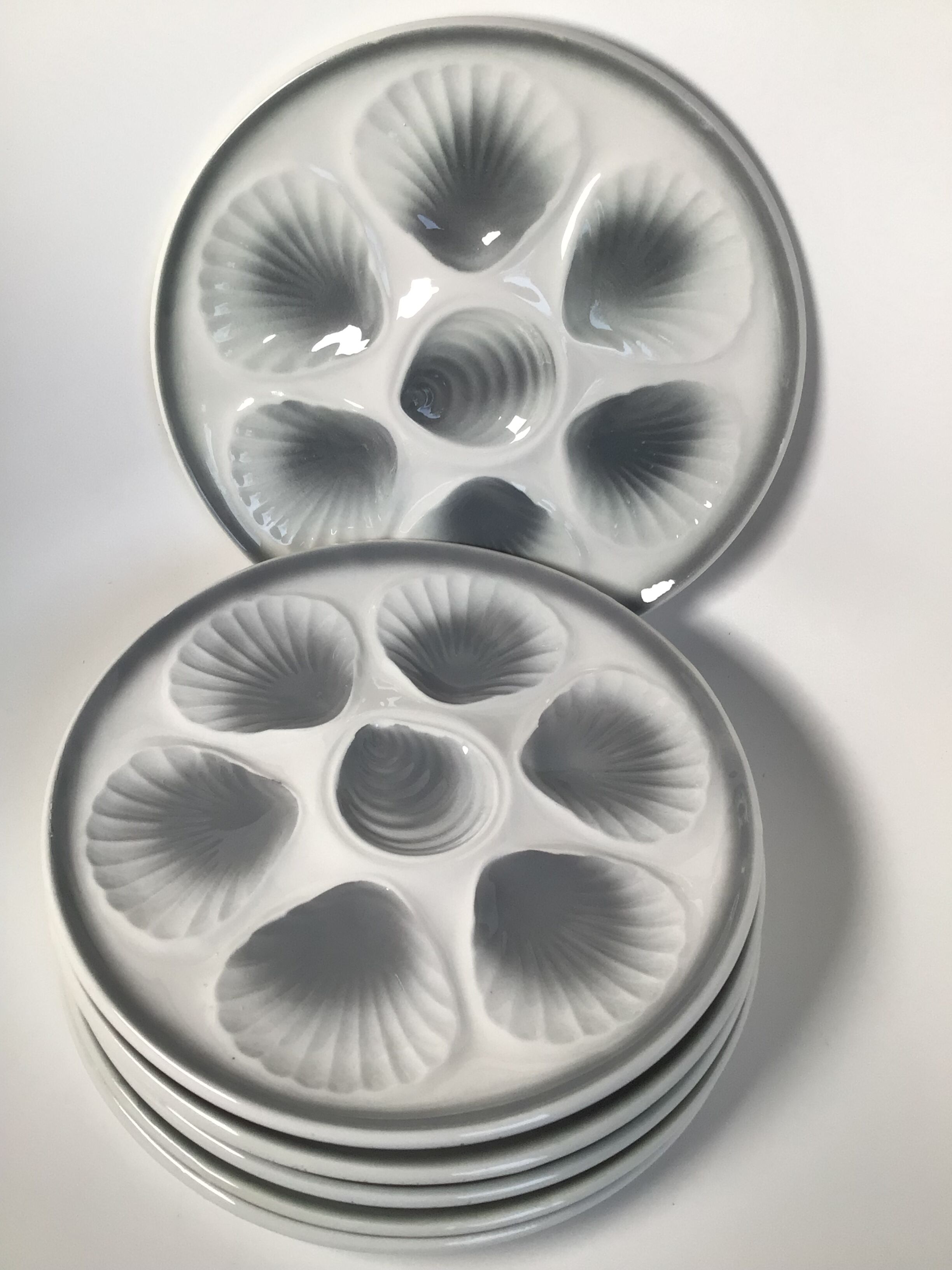 6 Oyster plates Moulin des Loups white and grey