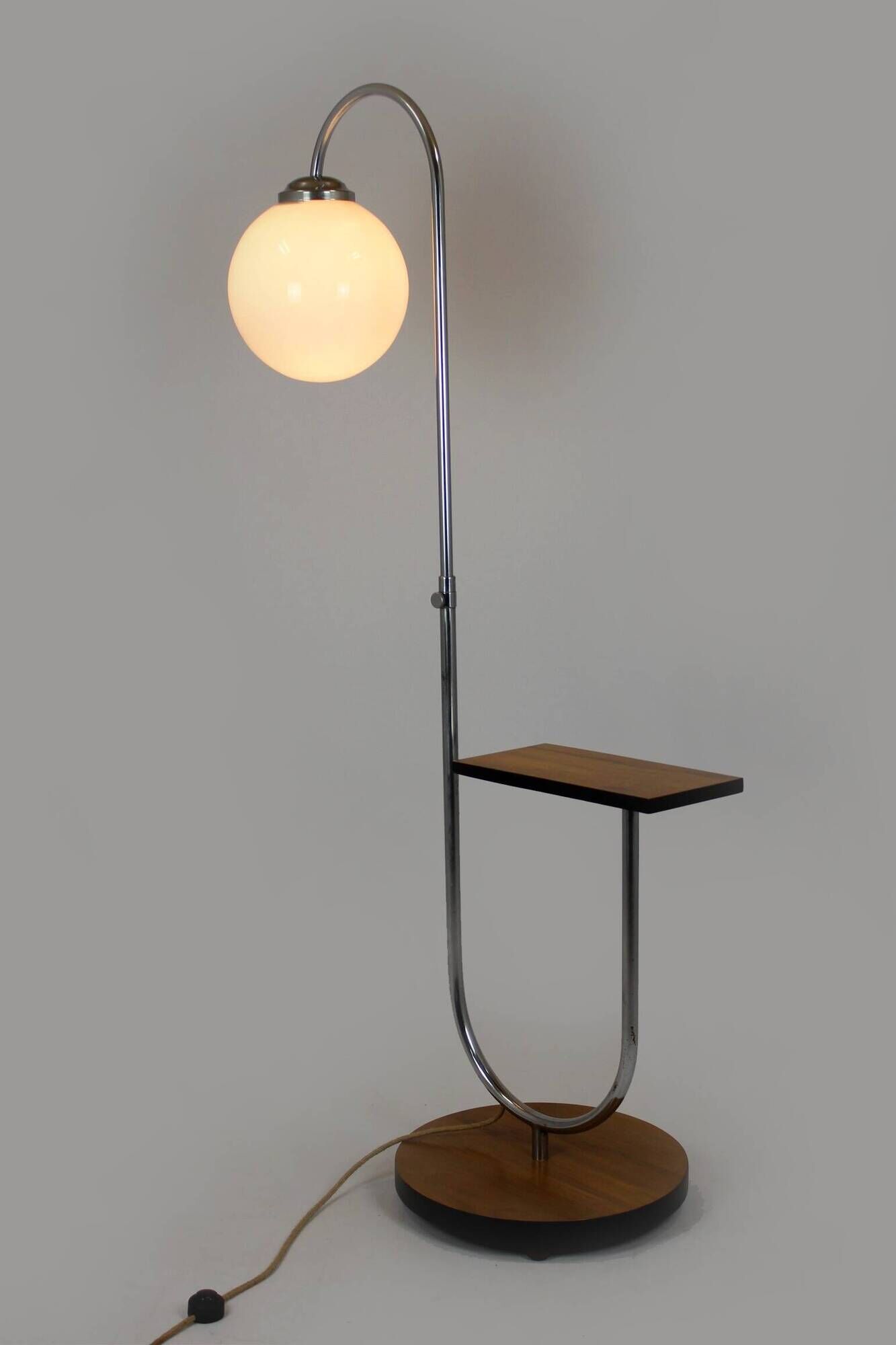 Lampadaire Art Déco Bauhaus restauré par Jindrich Halabala, 1940s