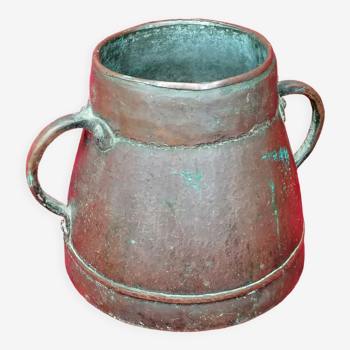 Pot with 2 copper handles