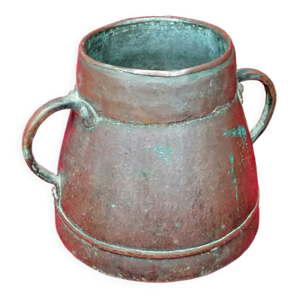 Pot with 2 copper handles