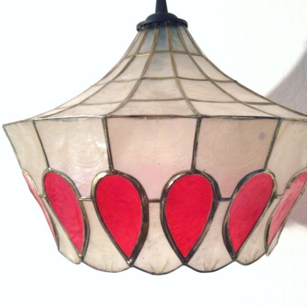 Red mother-of-pearl suspension