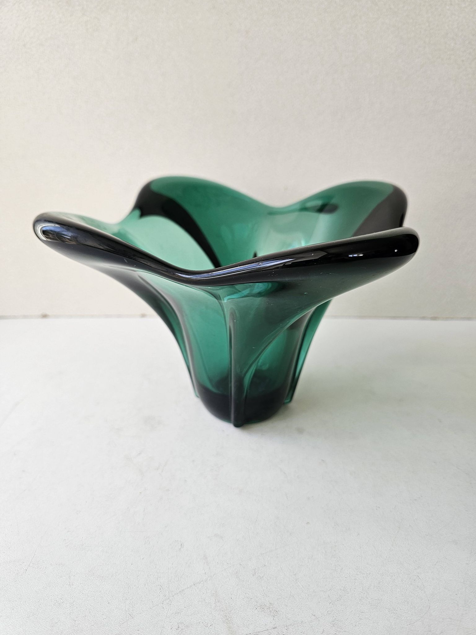 Vase en verre couleur verte vintage