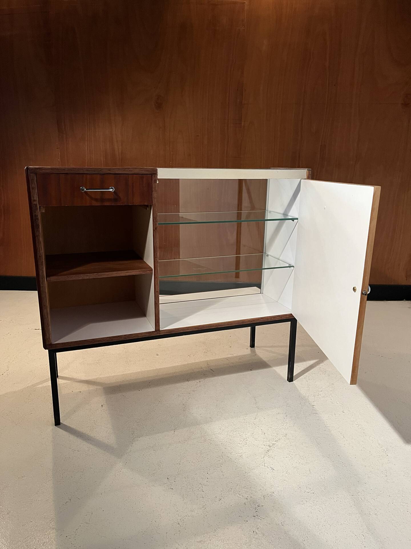 Comptoir de commerce / vitrine des années 60