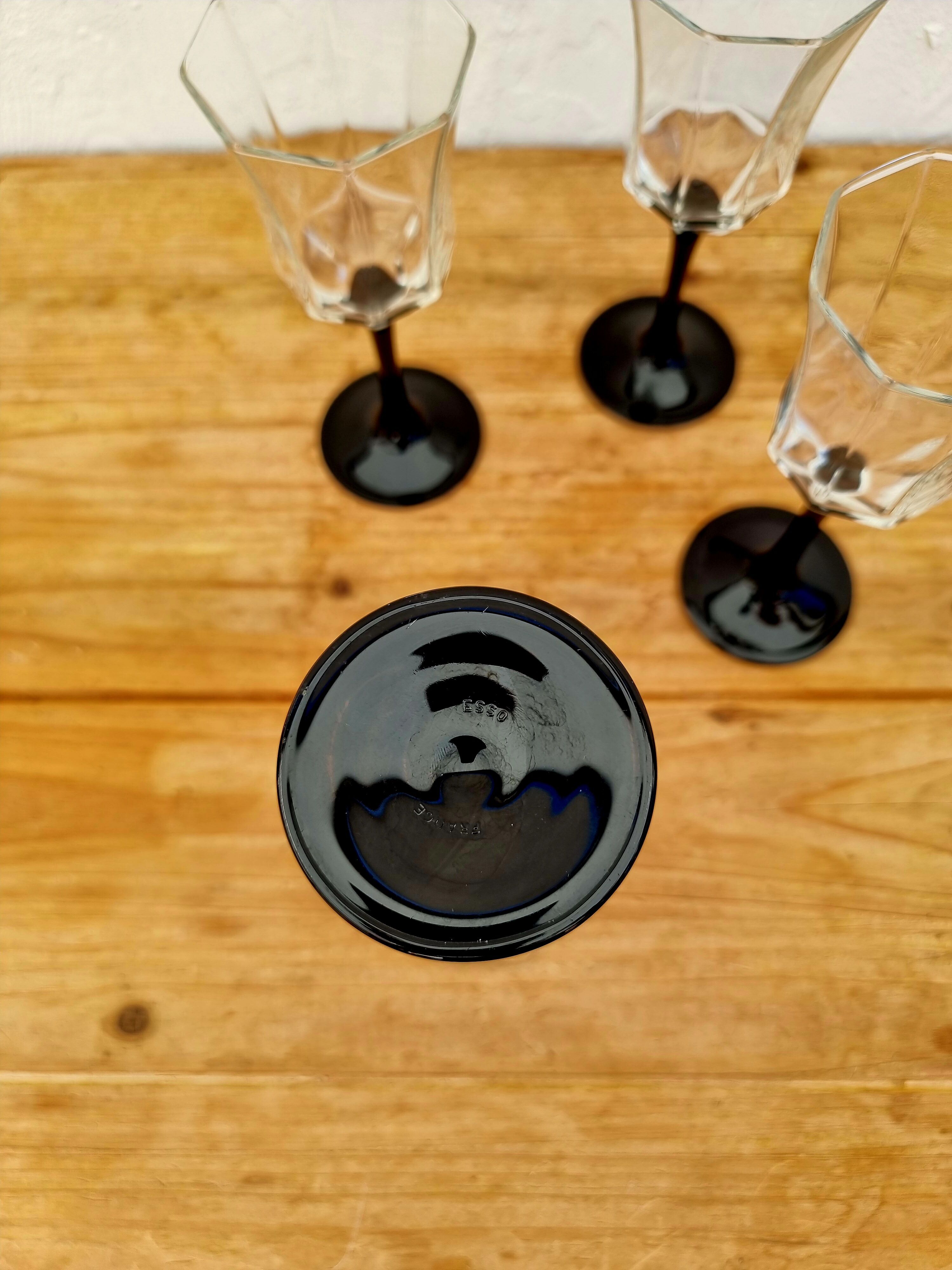Set of 4 vintage Esso black foot glasses
