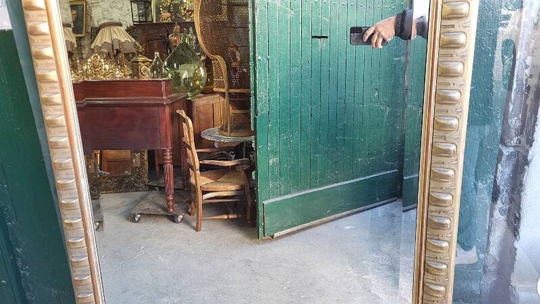 LARGE GOLDEN BEVELLED MIRROR WITH HEAD REF JE