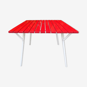 Metal folding table