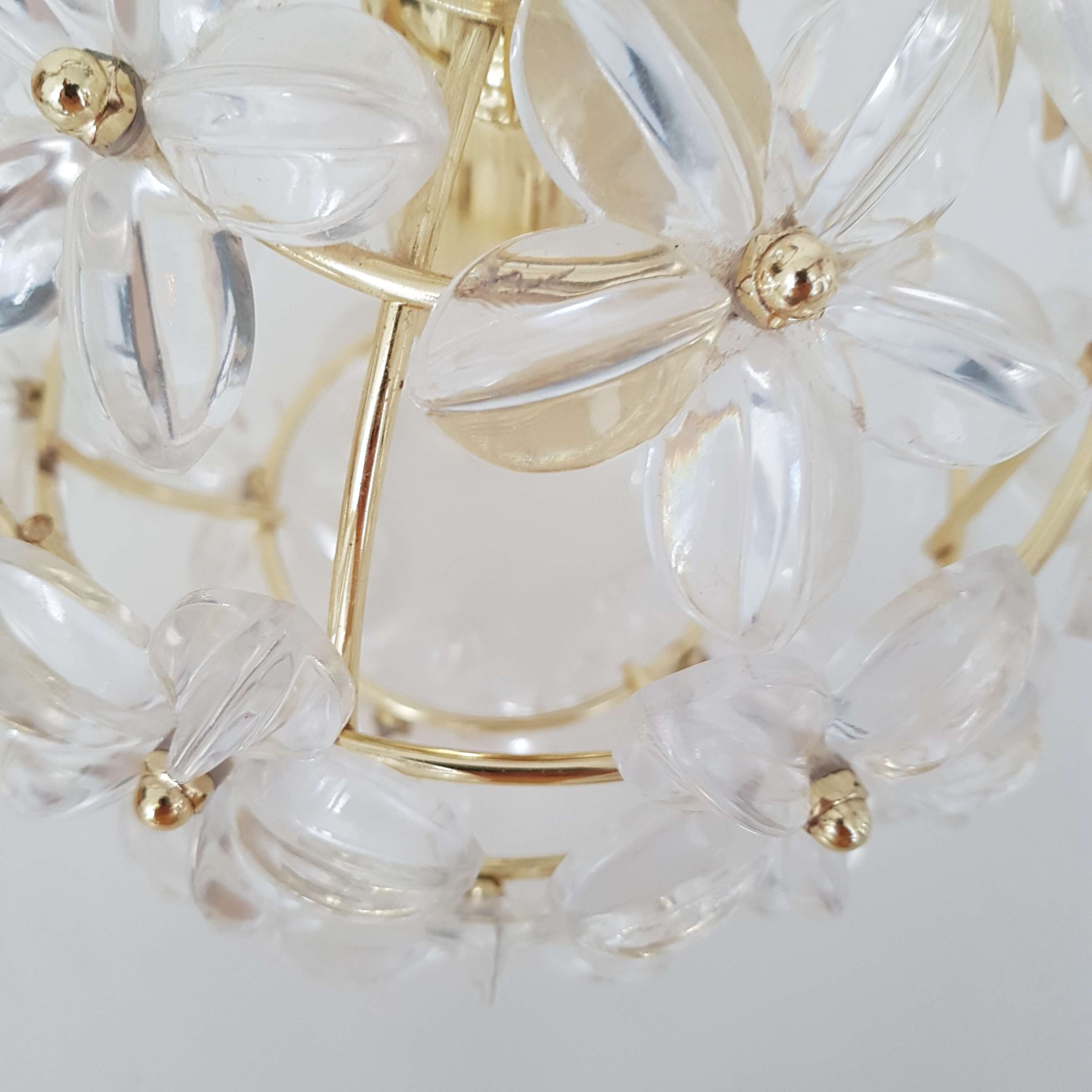 Hanging ball flowers style seventies