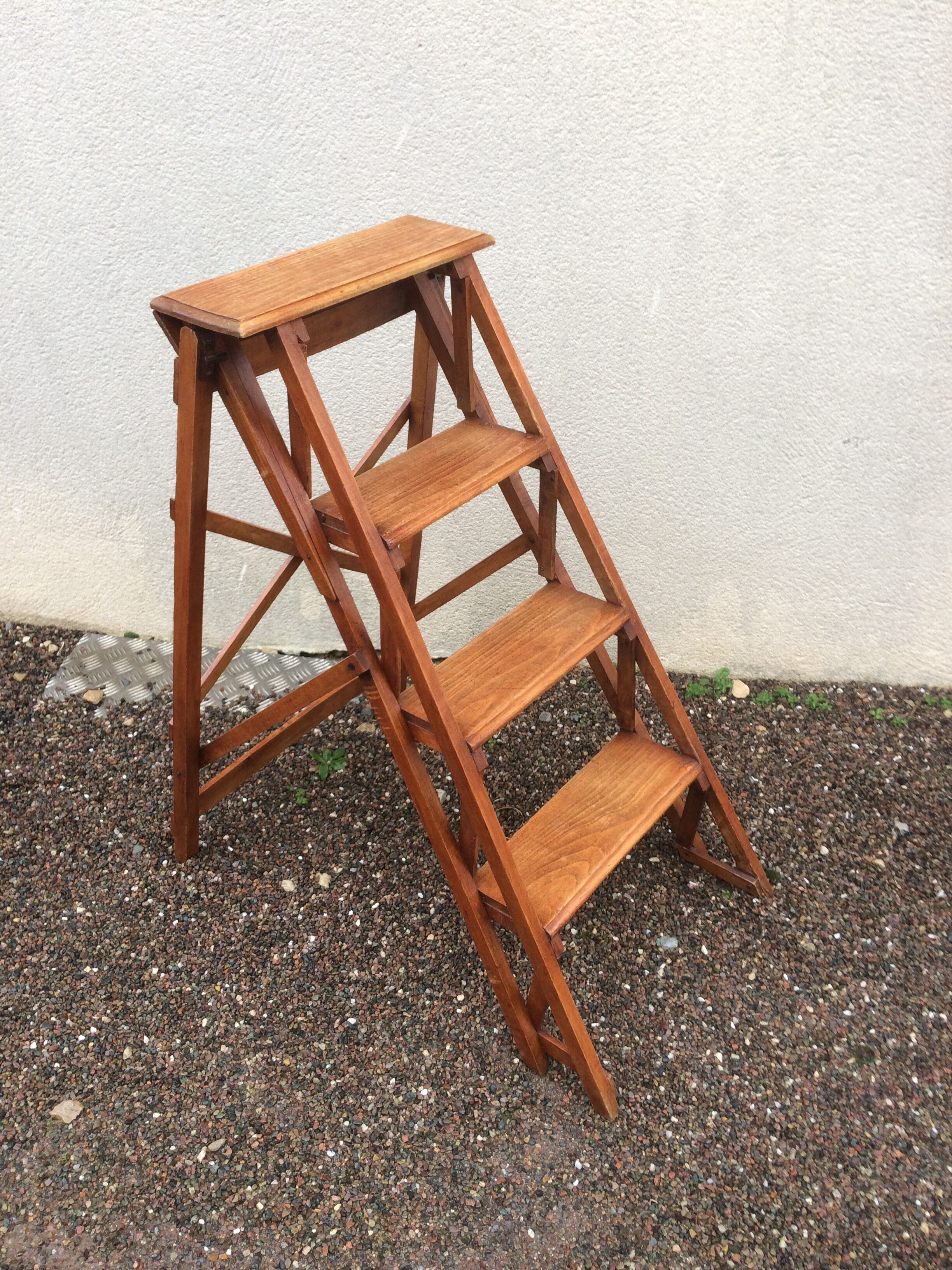 Library stepladder