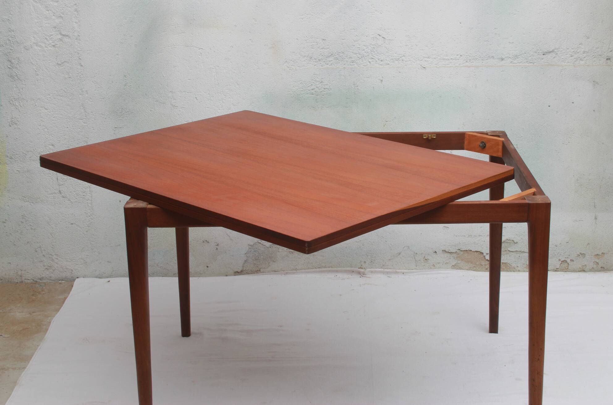 1960s dining table in teak