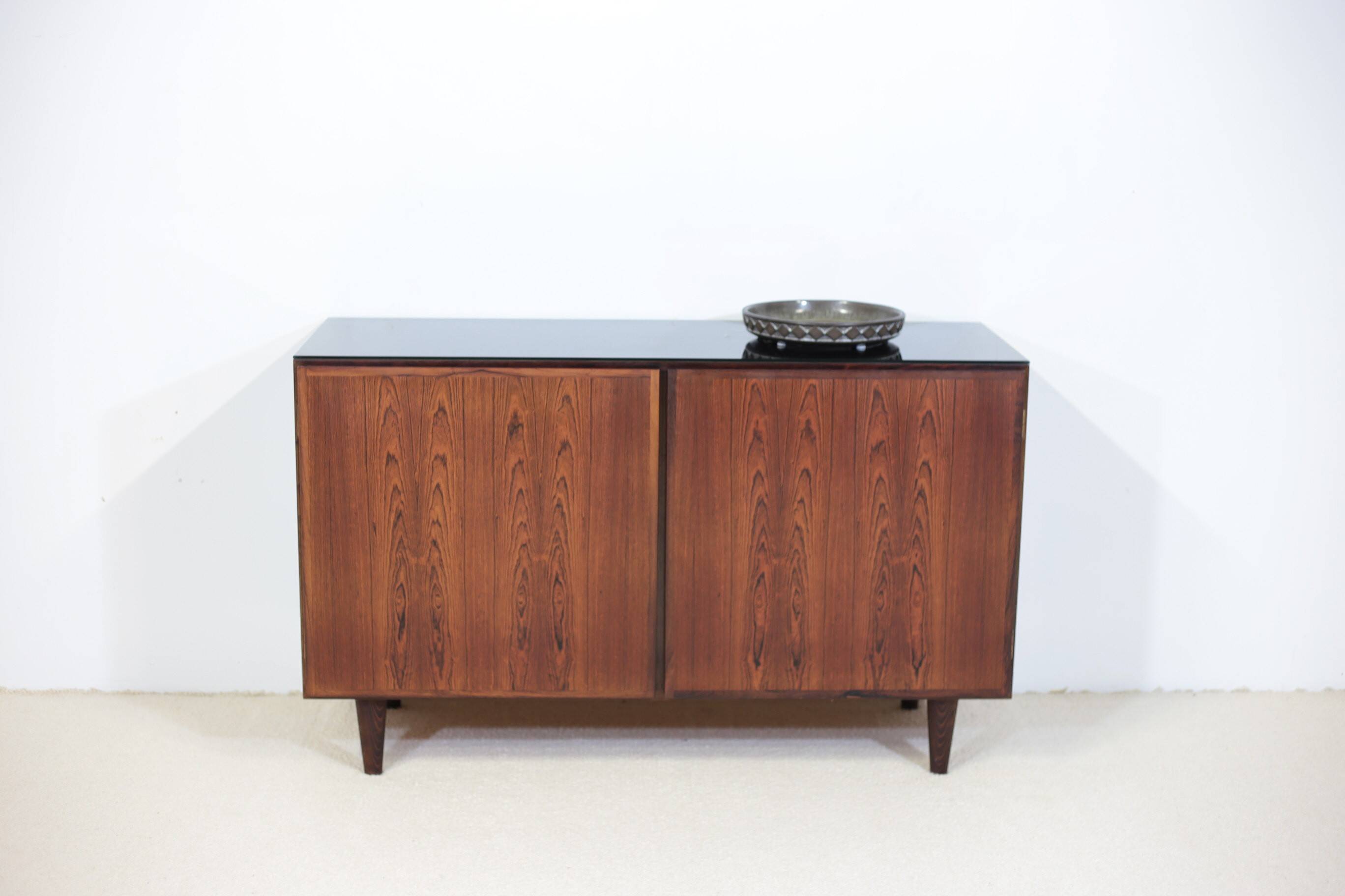 Omann Jun buffet in rosewood