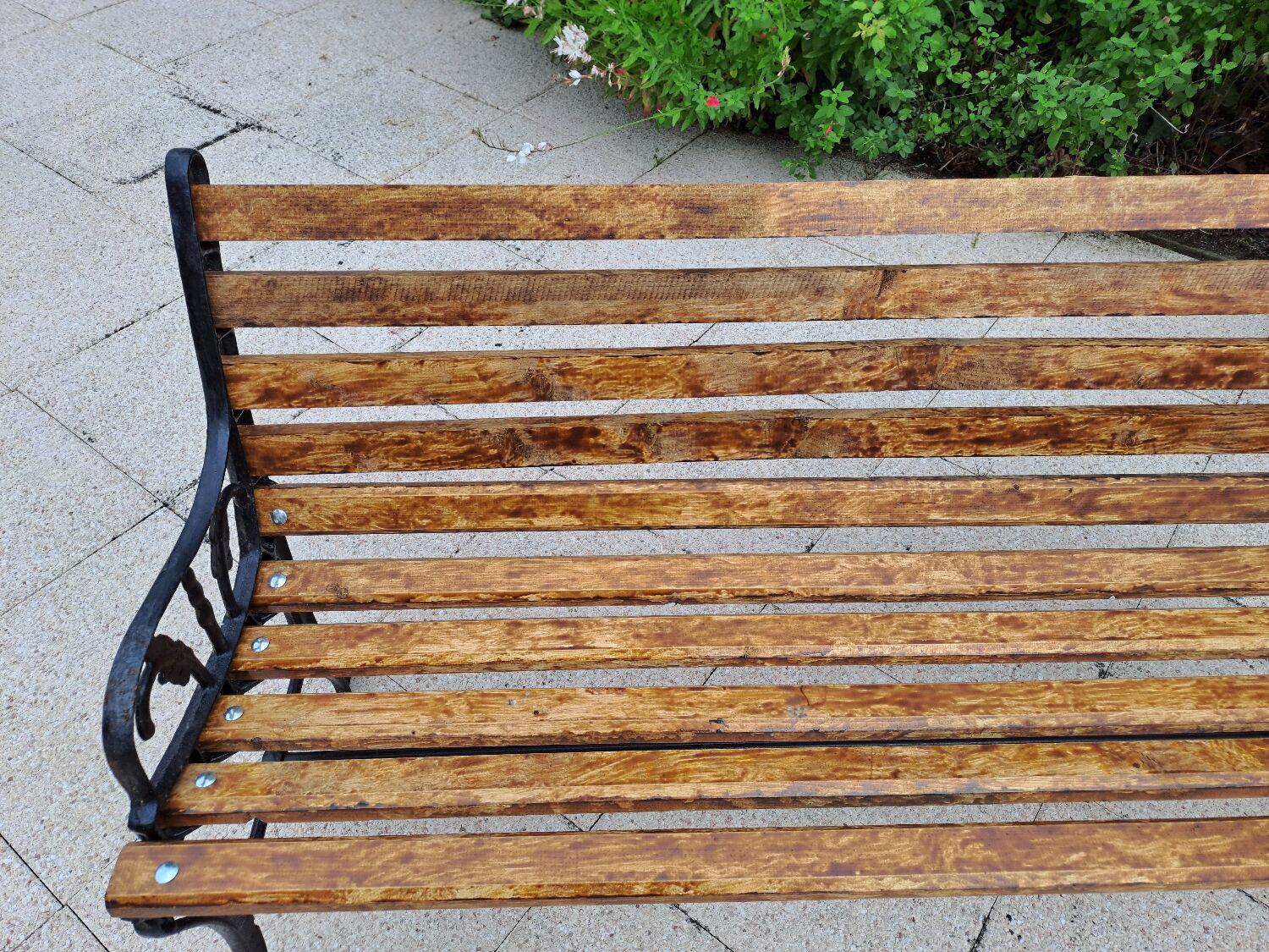 Garden bench cast iron and wood