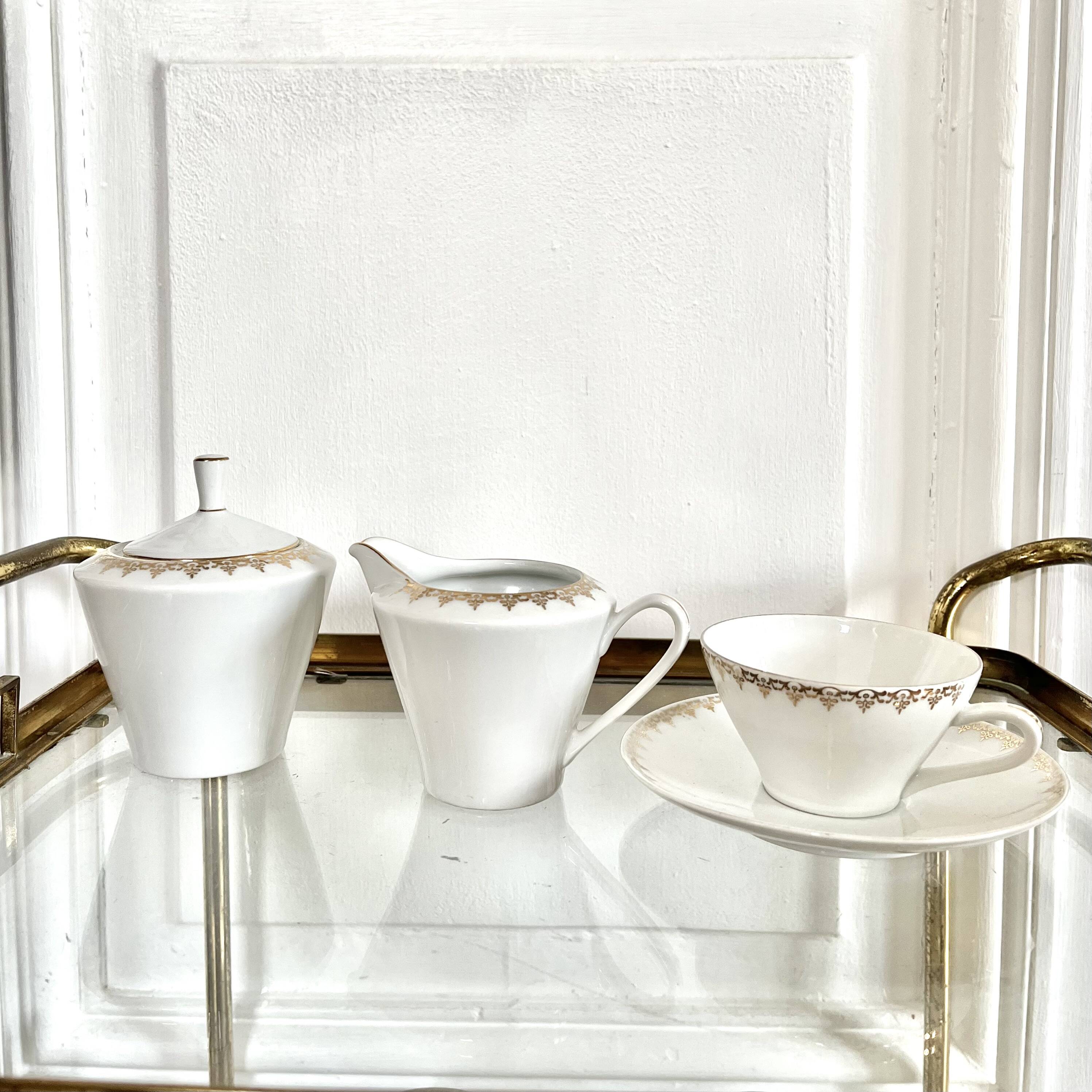 Porcelain sugar bowl and milk jug