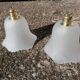 Lot de 2 baladeuses suspensions vintage en verre blanc