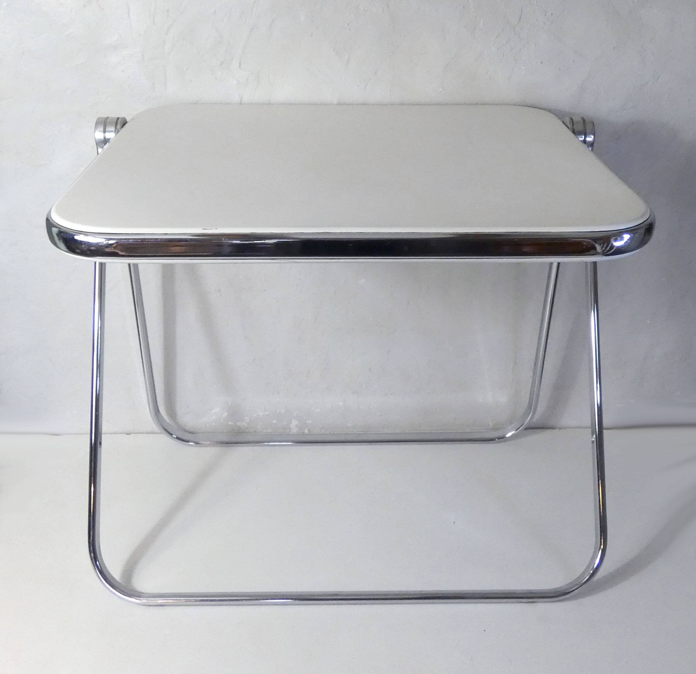 plato folding table by Giancarlo Piretti for Anonima Castelli Italy 1970