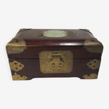 Chinese jewelry box in jade inlaid wood