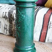 Pedestal column in green ceramic with flower and fruit decoration