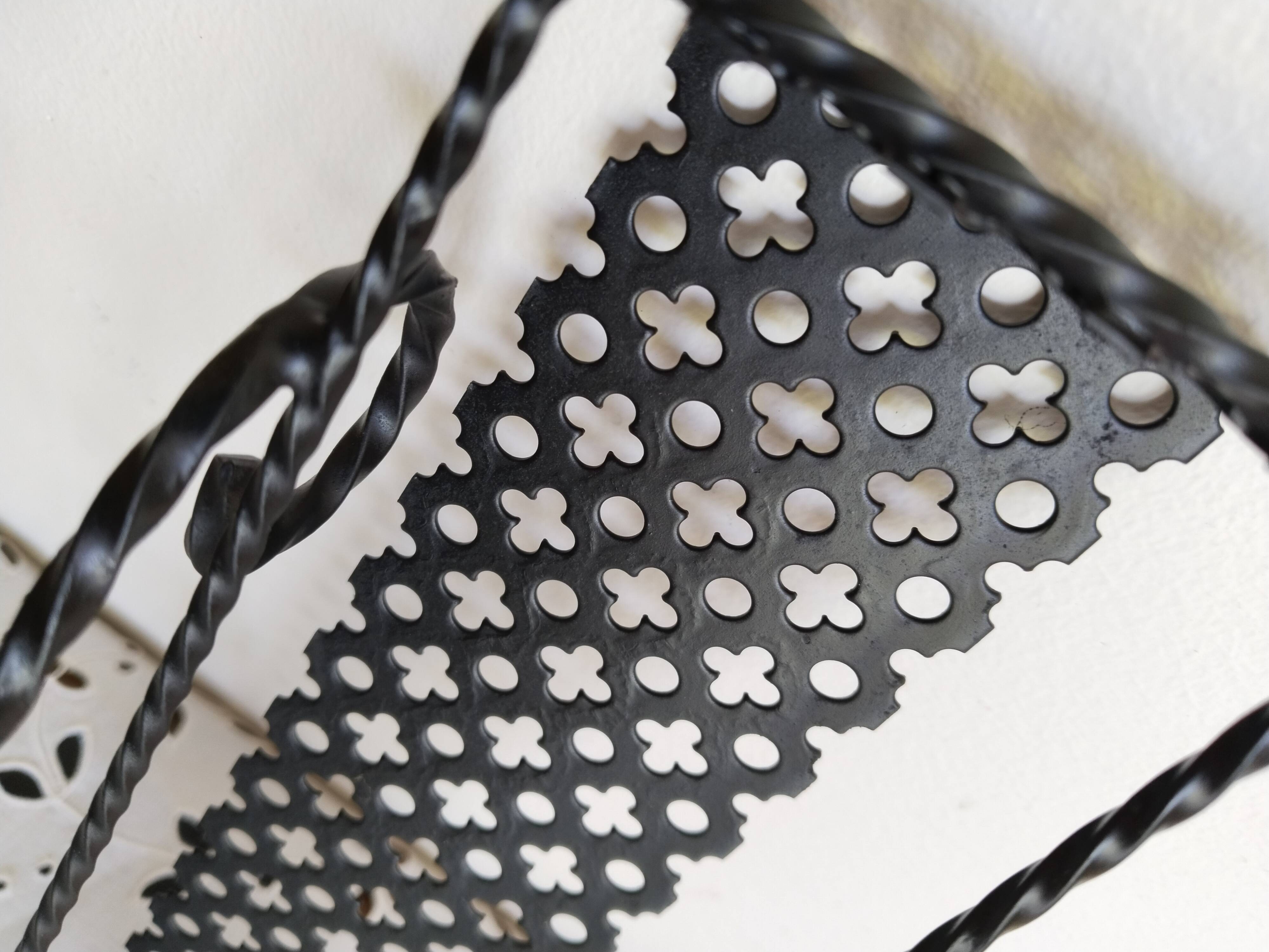 Spice rack in black openwork metal