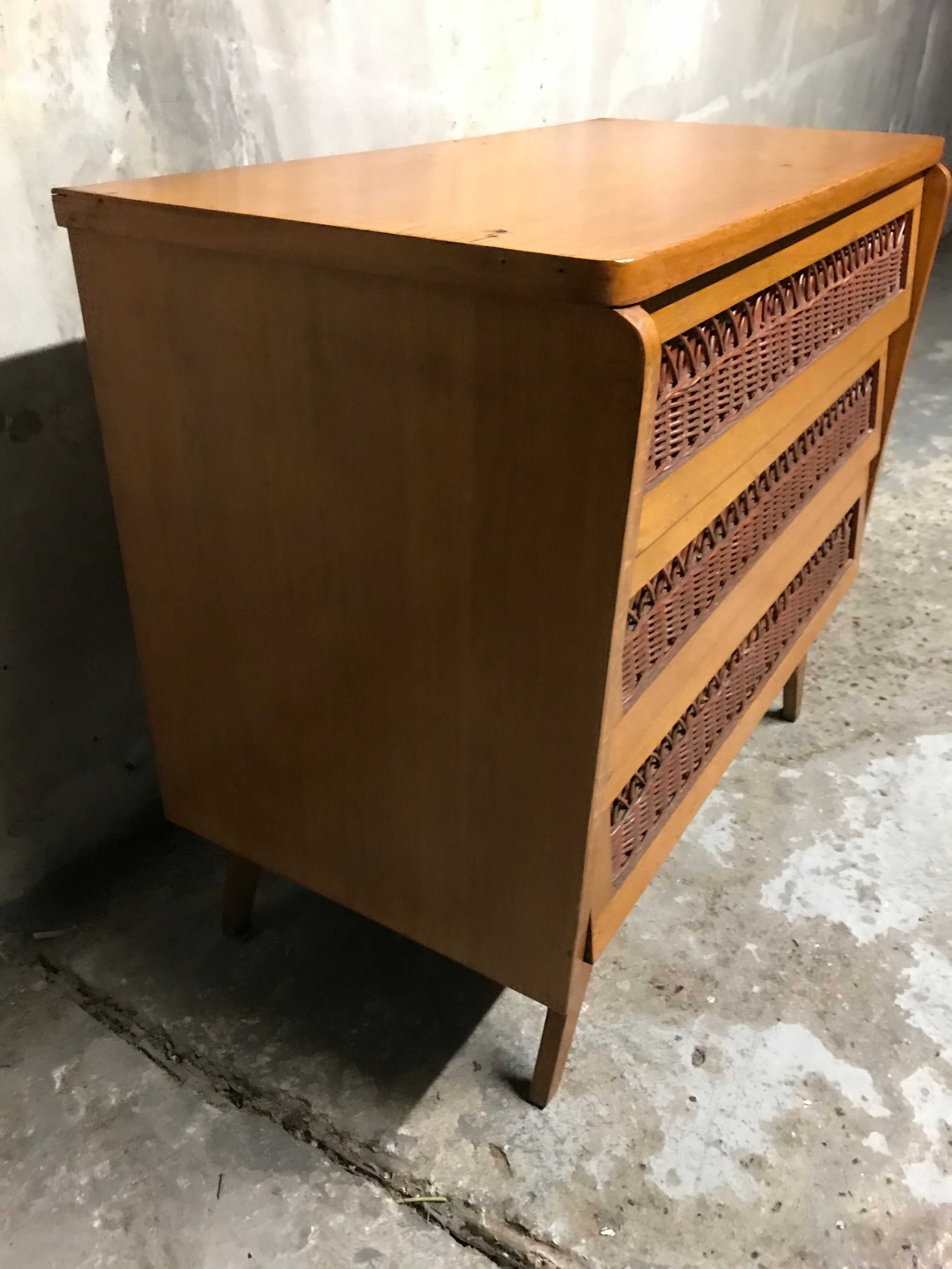 Commode vintage osier tressé