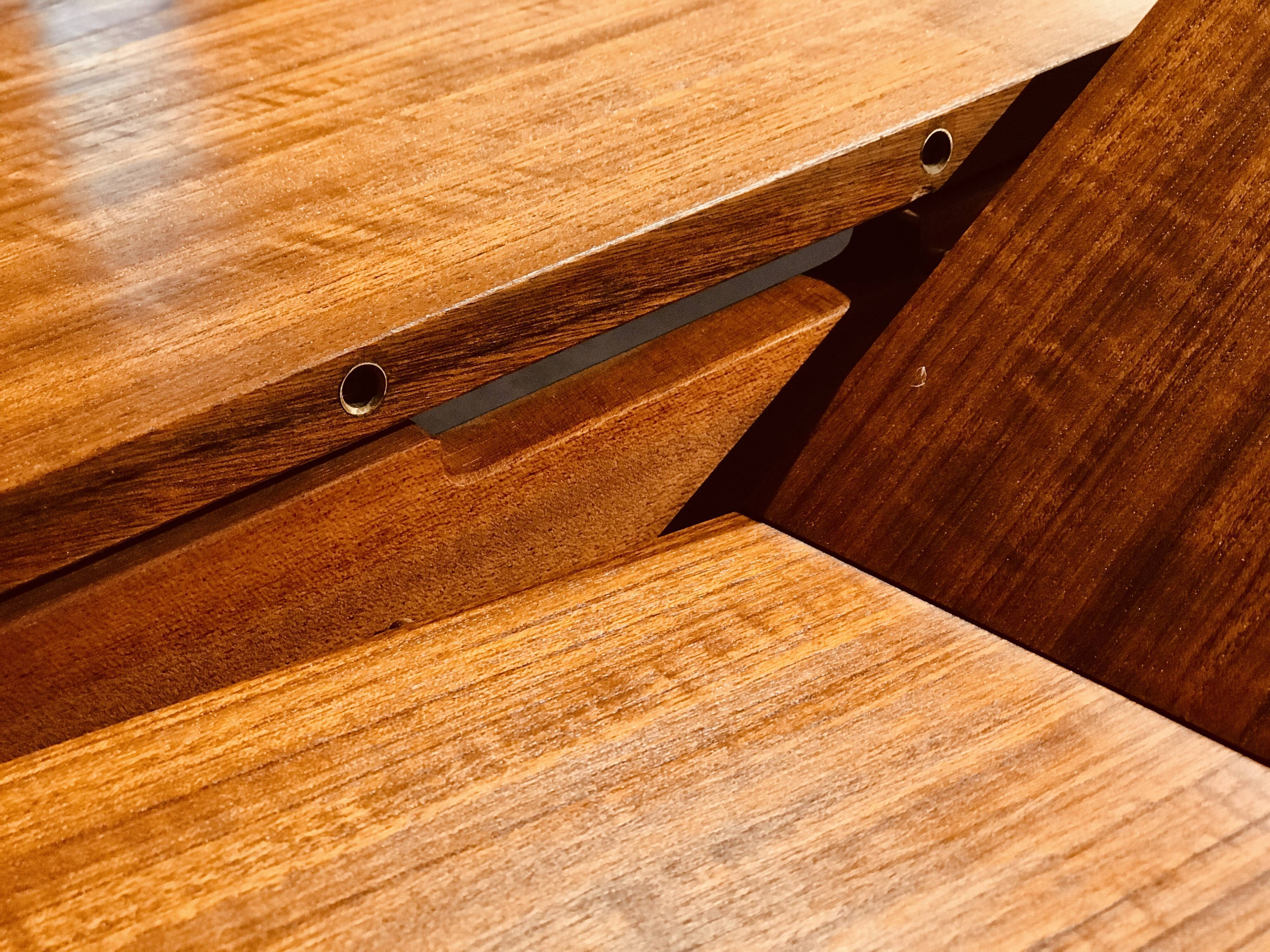 McIntosh extending table designed by Tom Robertson