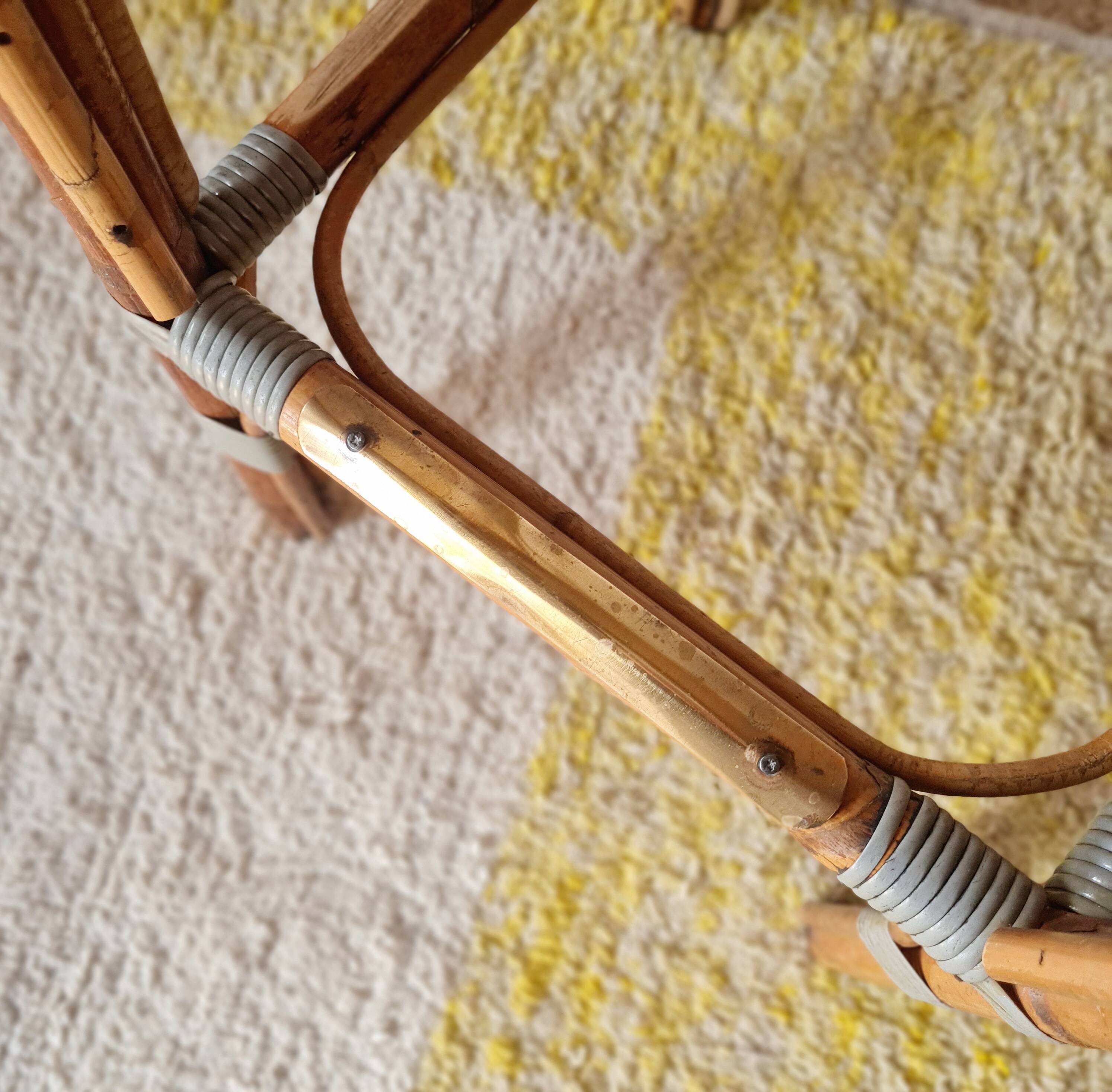 Pair of vintage Gatti bar stools in two-tone rattan and caning.
