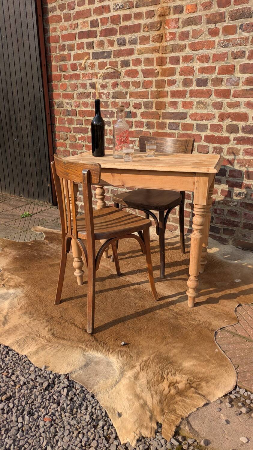 Bistro table