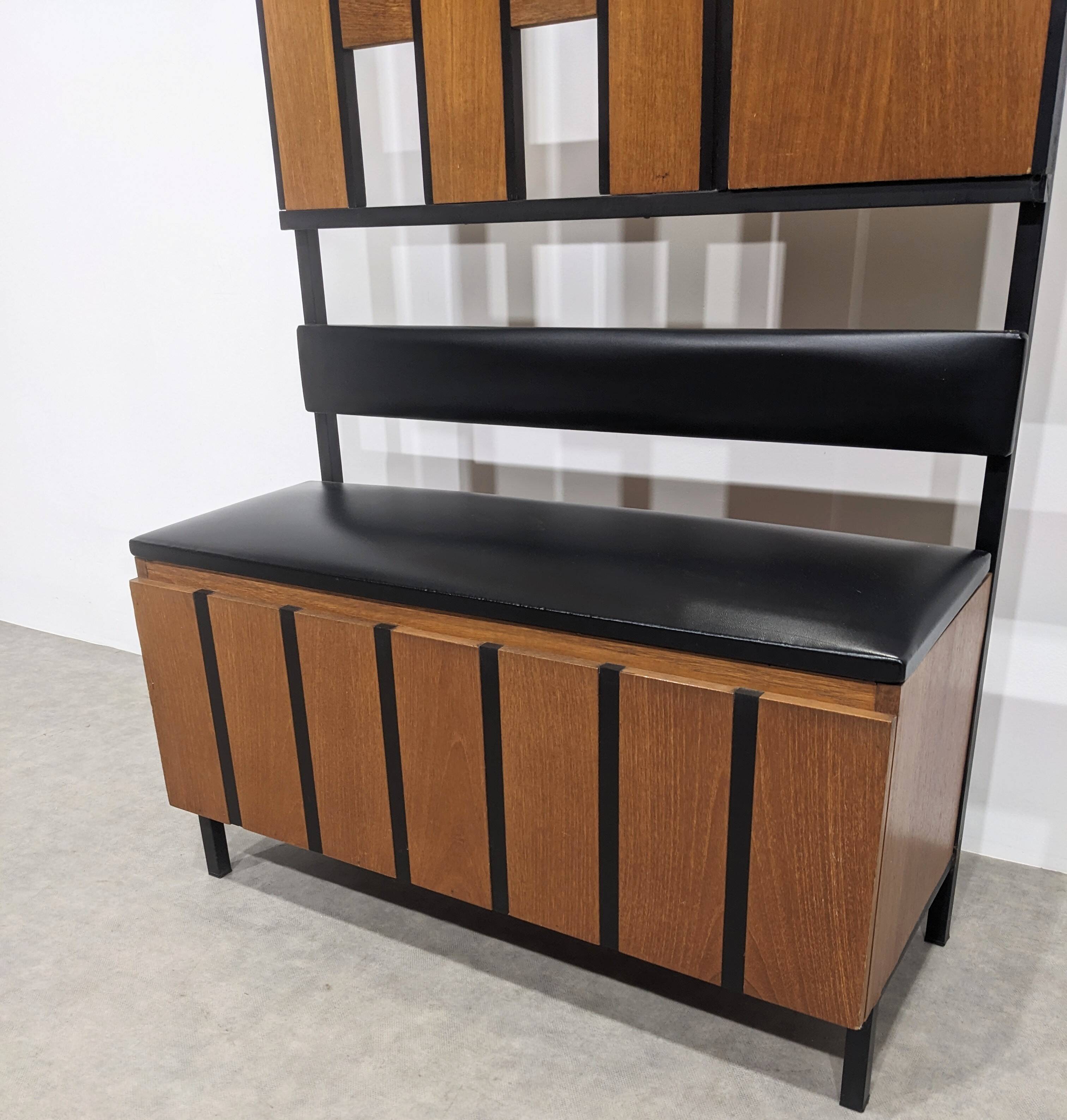 Porte-manteau vintage avec coffre et miroir