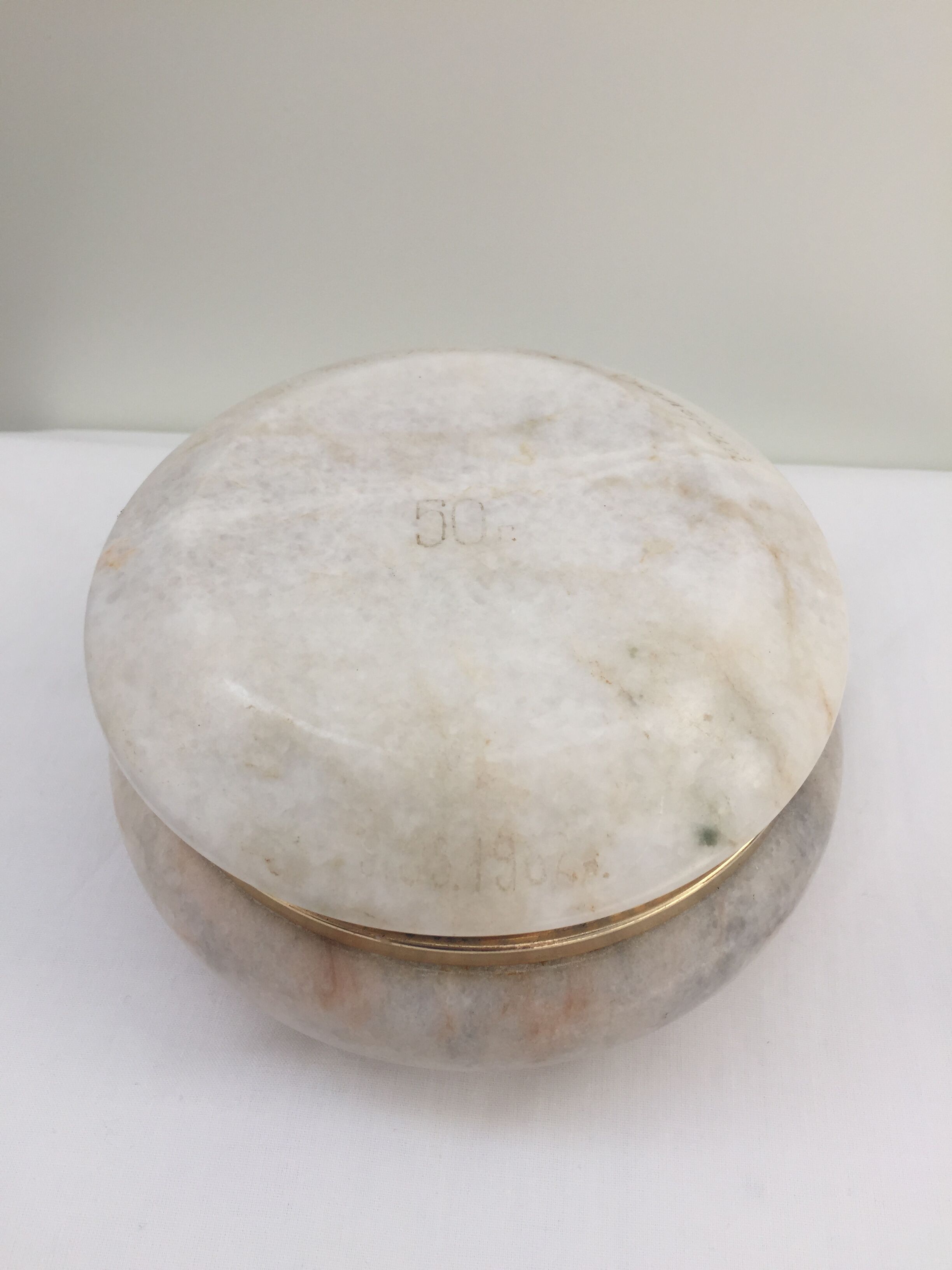 Lot of white marble object - 2 boxes and 1 candlestick