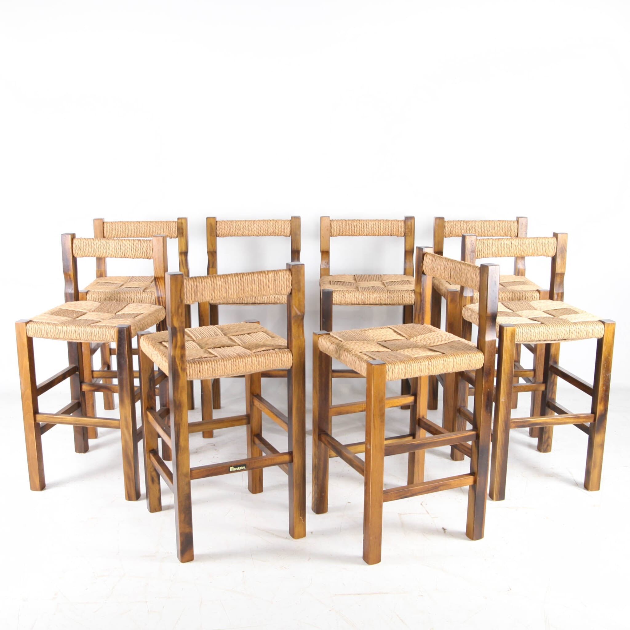 Suite de 8 tabourets en corde