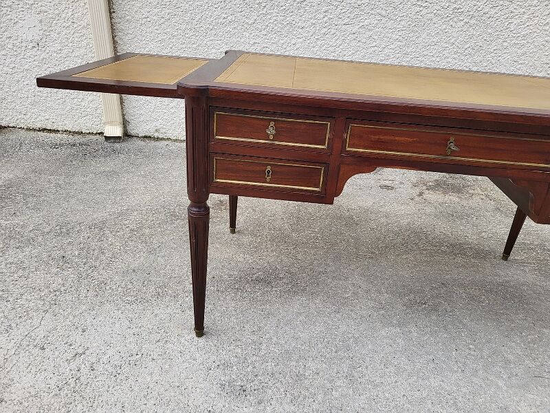 Bureau style louis XVl avec tablettes et 4 tiroirs