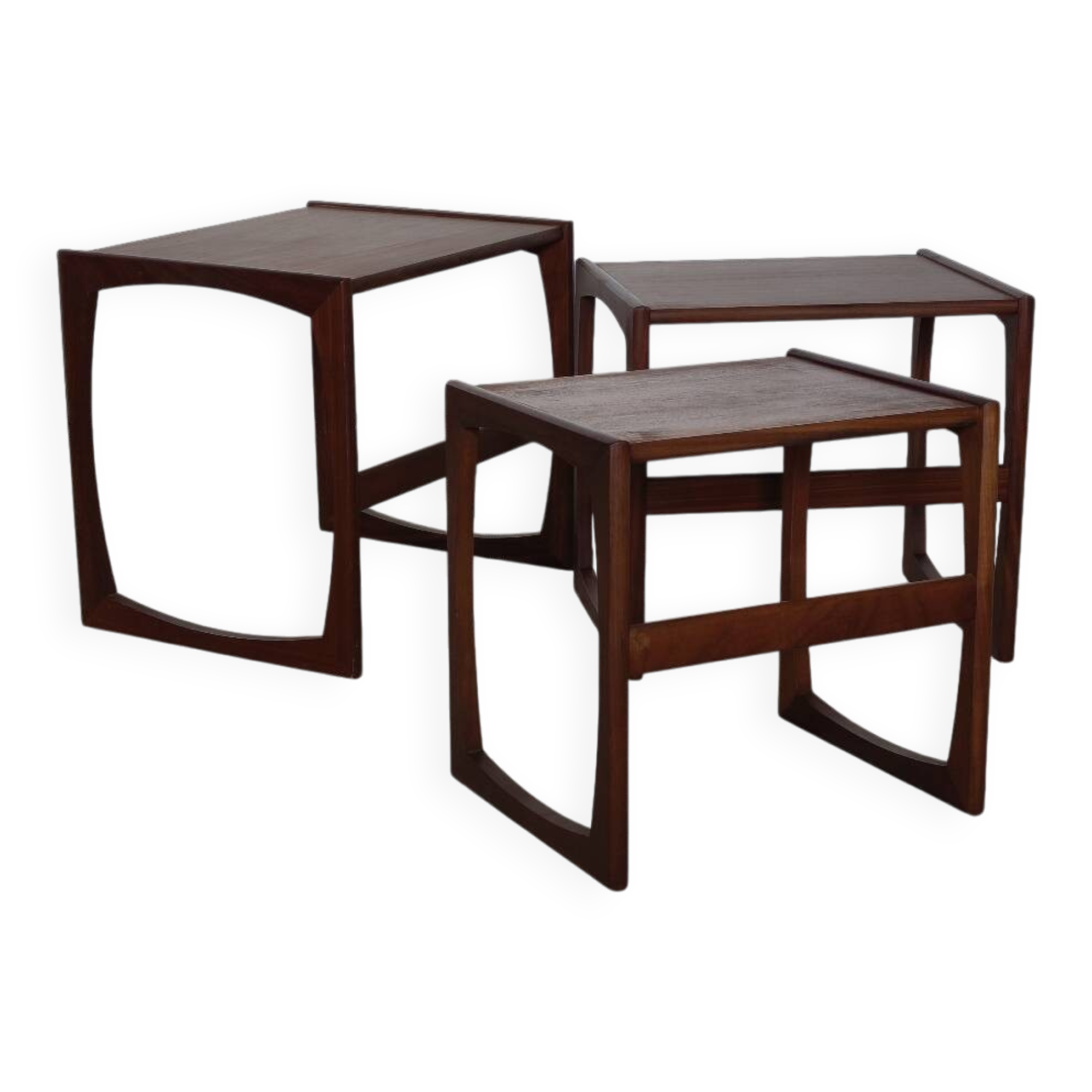 Tables gigognes scandinave
