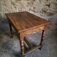 Table d'écriture française ancienne en noyer, bureau du XVIIIe siècle avec tiroir, vers 1750–1800