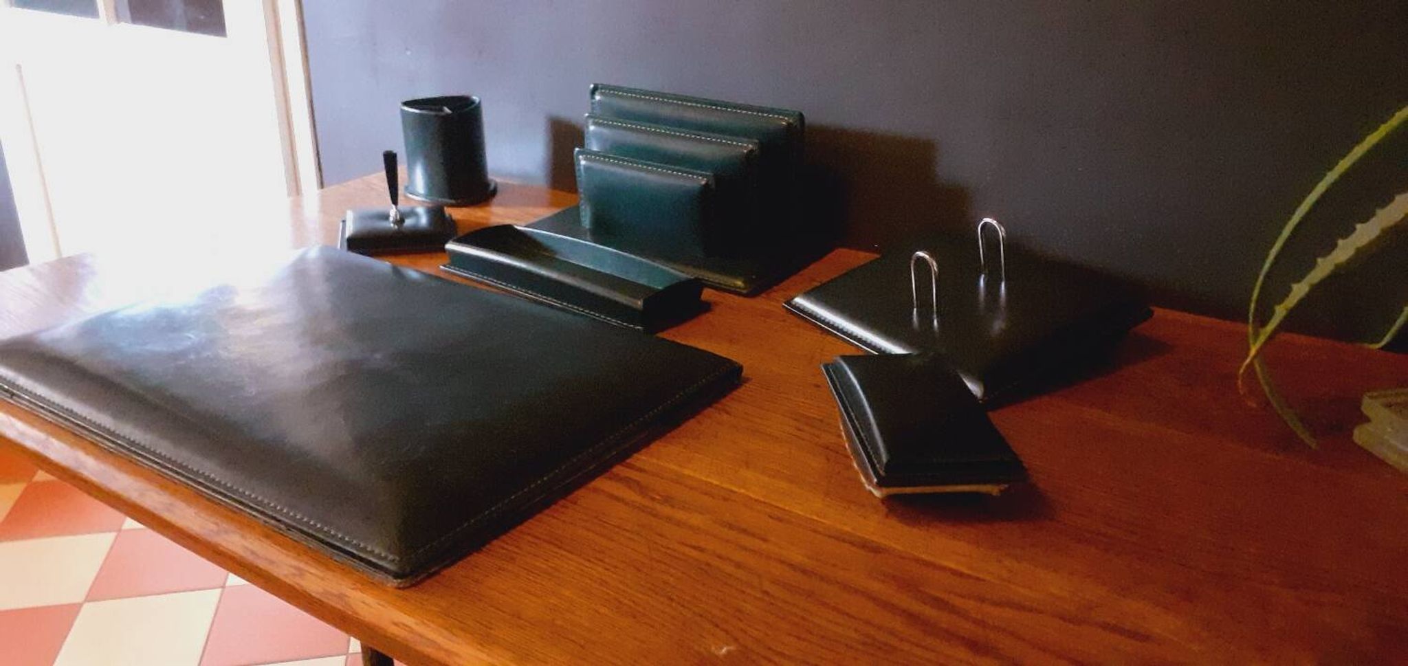 Vintage 7 Piece Office Set from the 50s in Green Leather "Le Tanneur".