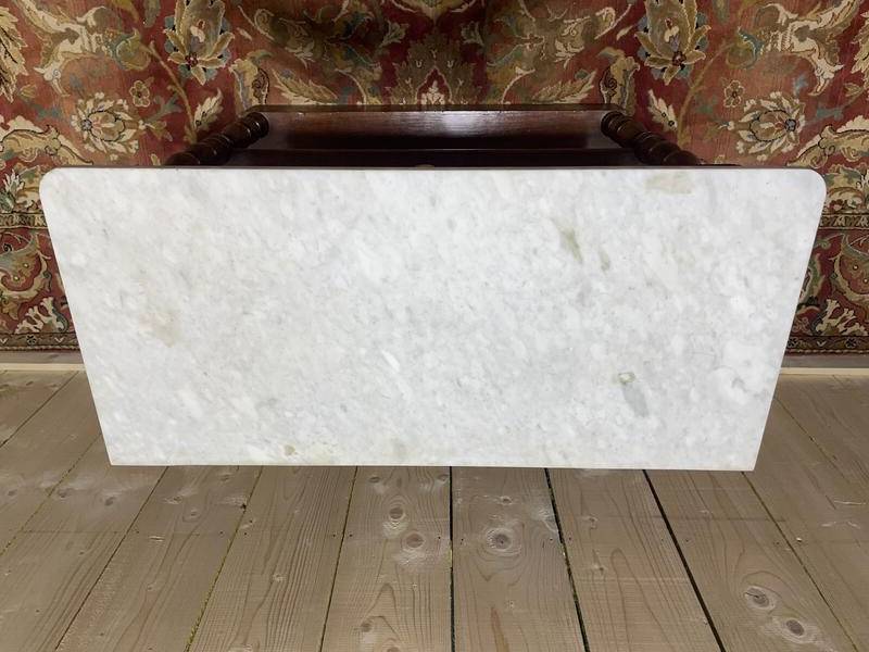 Console d'entrée en acajou Napoléon III et marbre de carrare