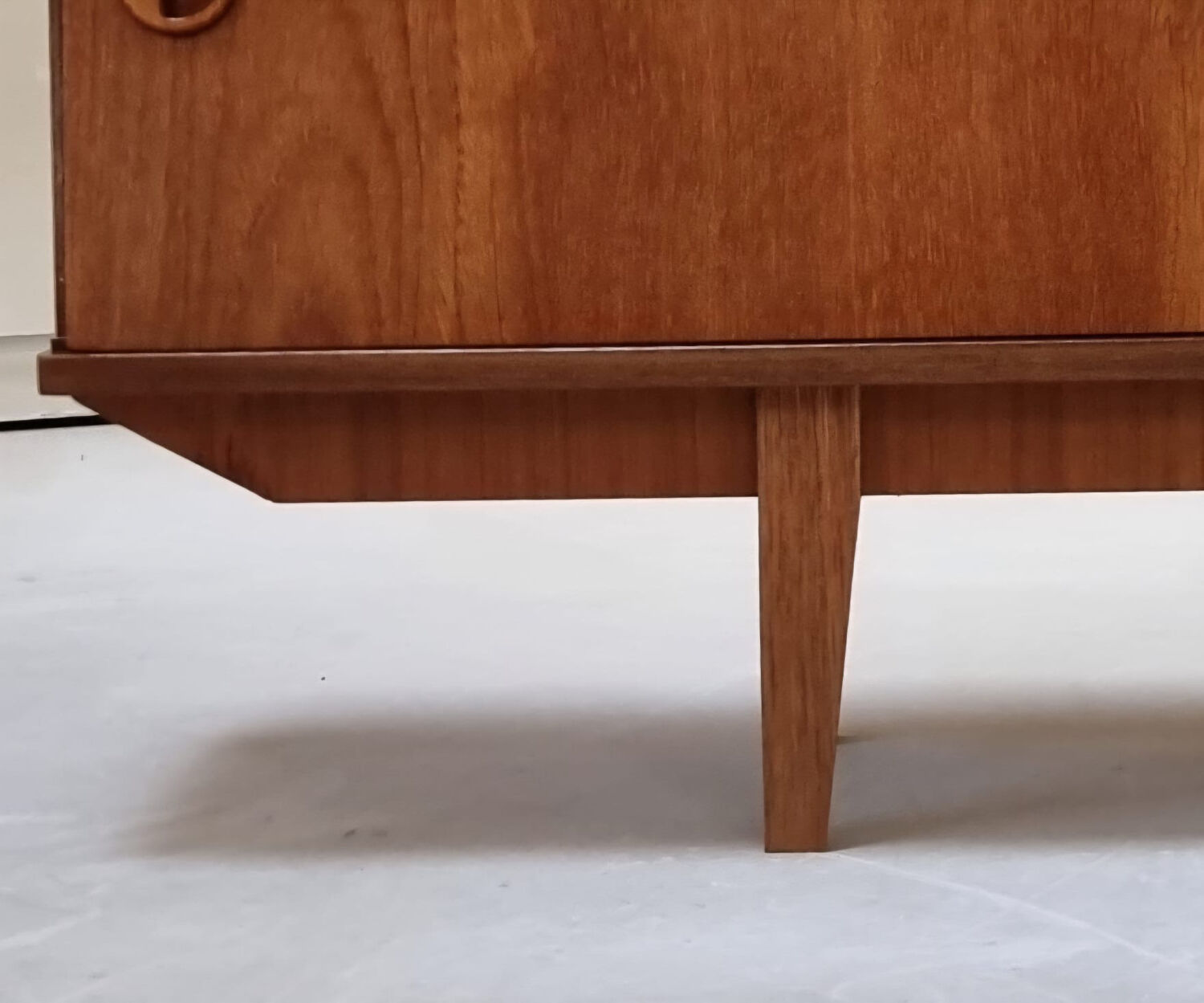 Lowboard du milieu du siècle