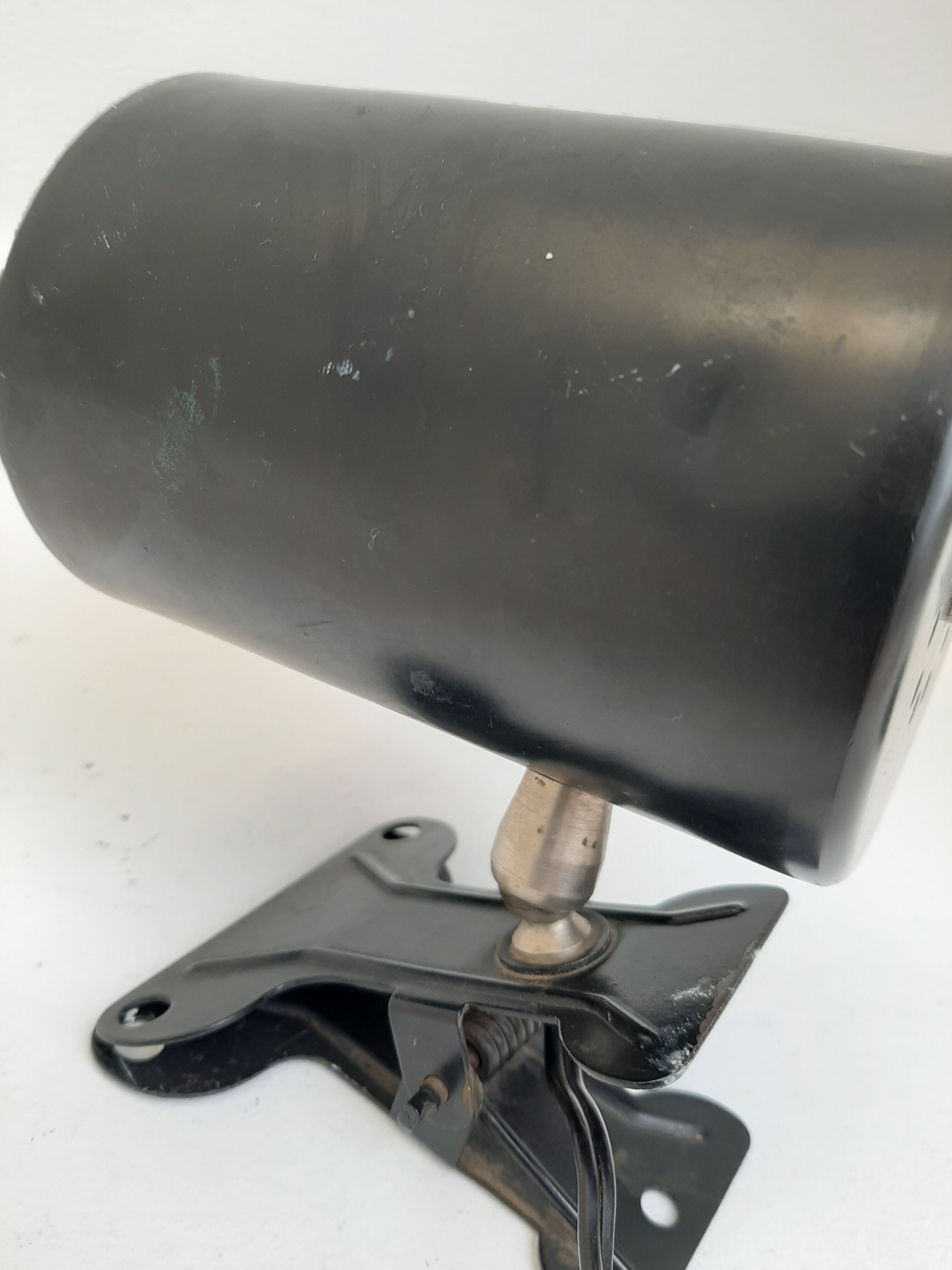 Spot lamp with cylindrical reflector clamp 60s