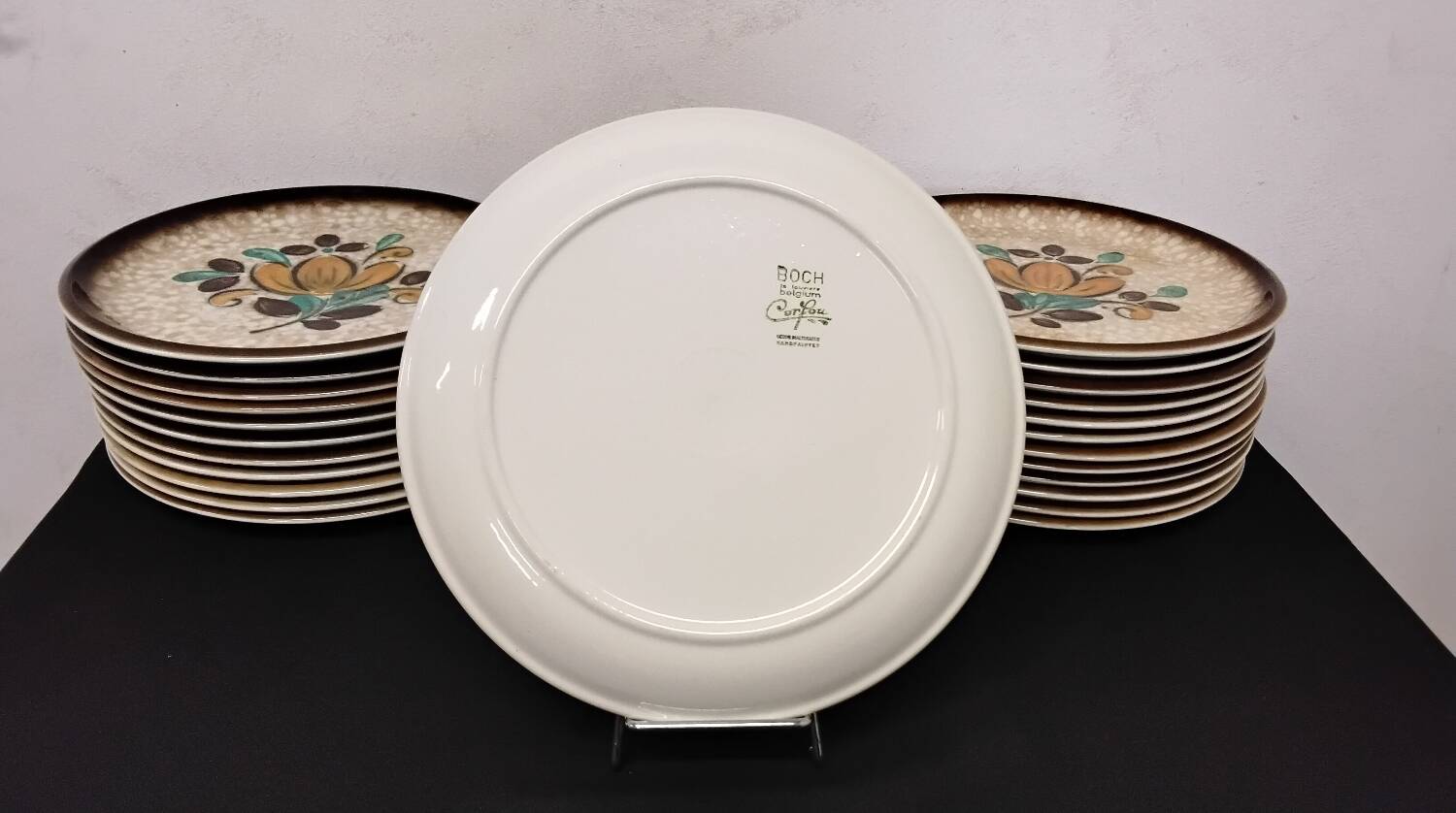 Crockery set model Corfu signed BOCH La Louvière.