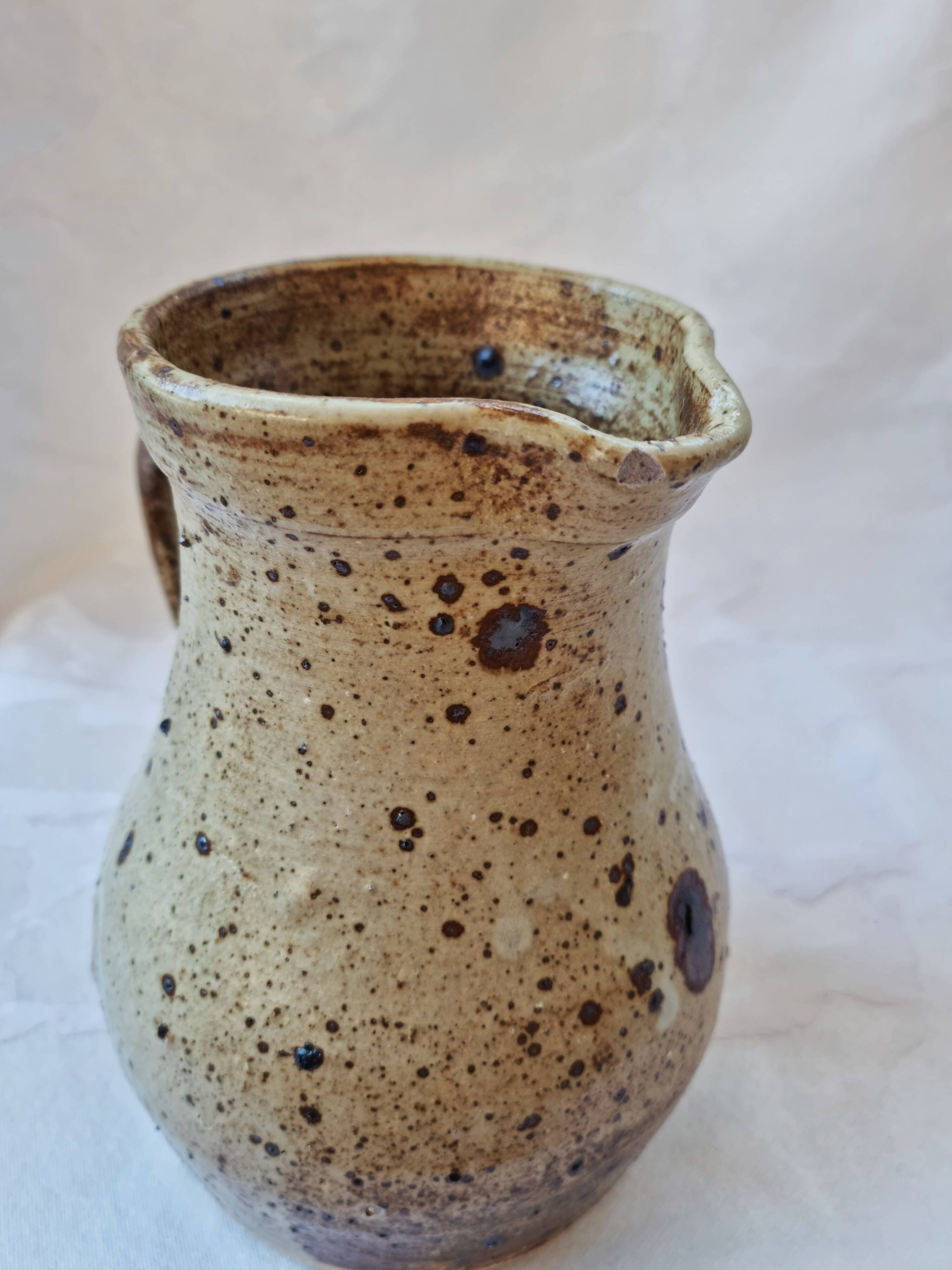 Sandstone pitcher