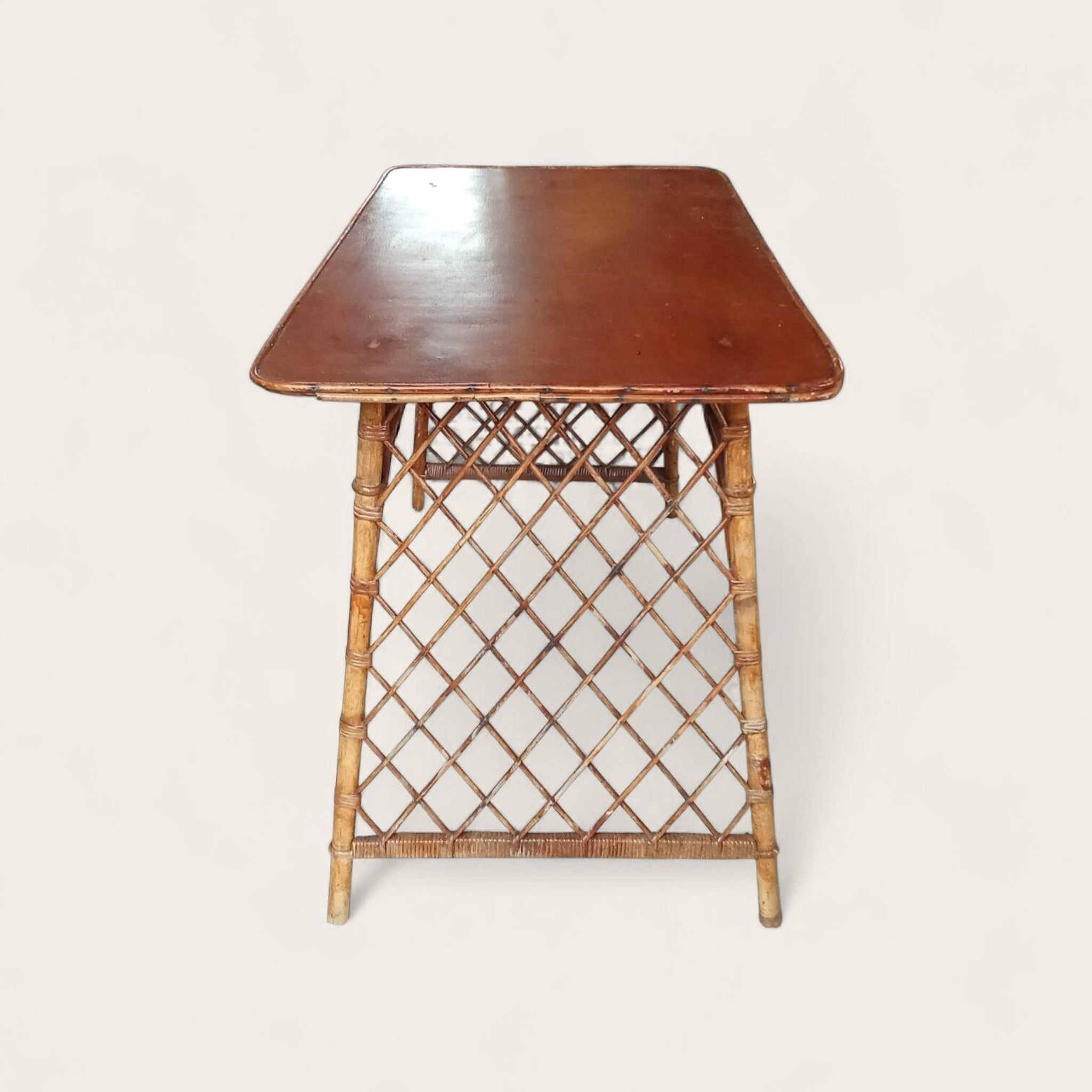 Bureau et fauteuil vintage en rotin