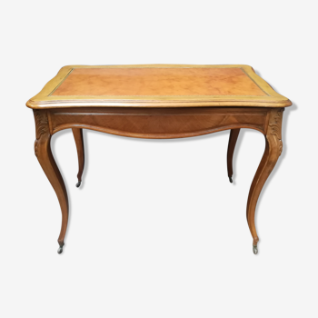 Bureau plat style Louis XV en noyer et cuir