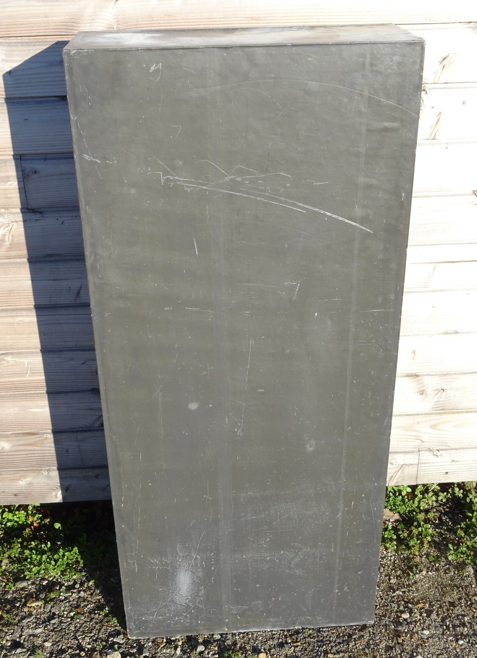 Console présentoir magasin de fleurs, design minimaliste