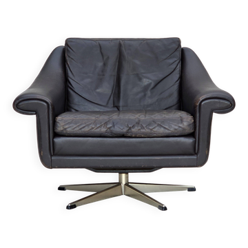 1960s, Danish swivel armchair by Aage Christensen, leather.